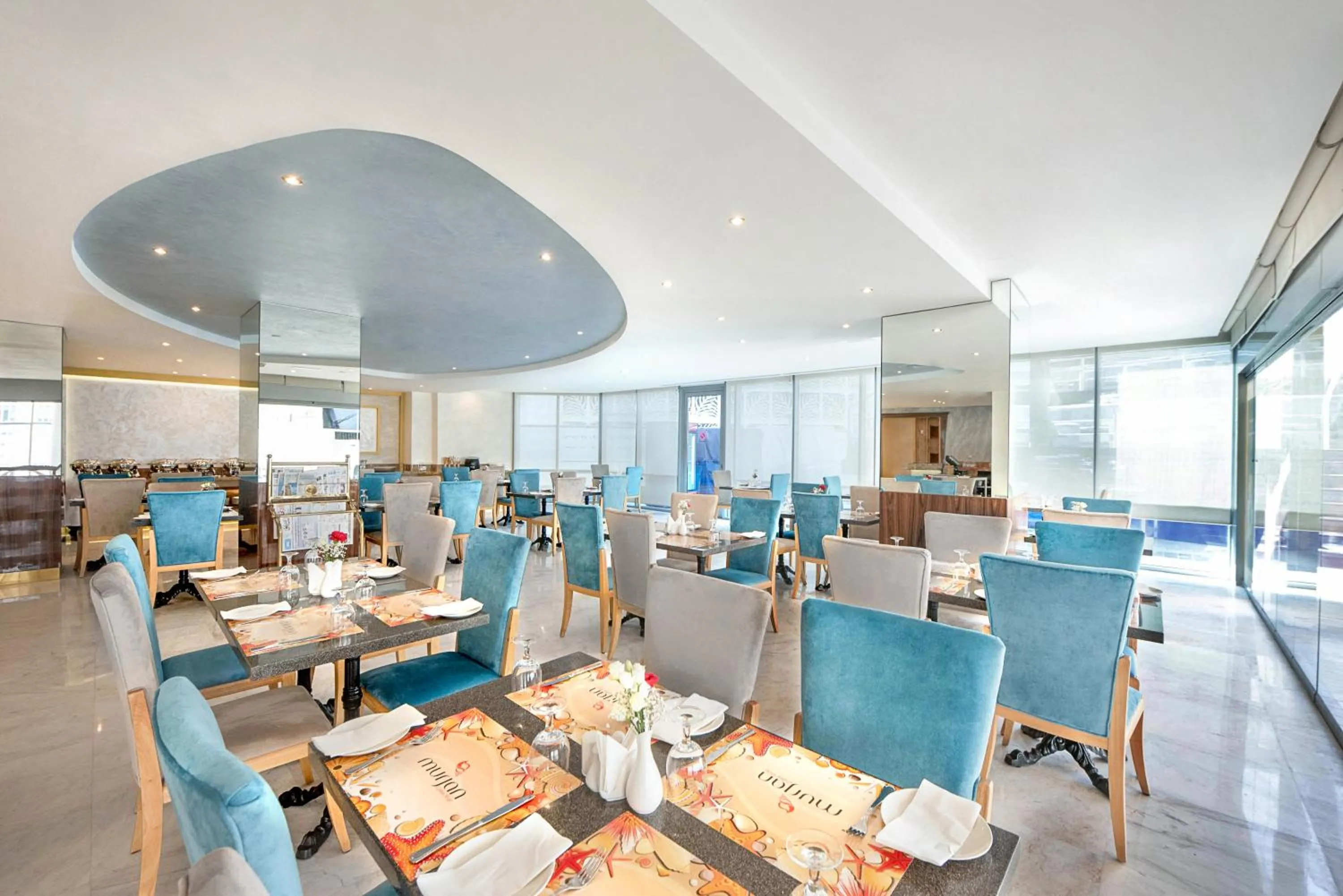 Restaurant/places to eat in Social Hotel