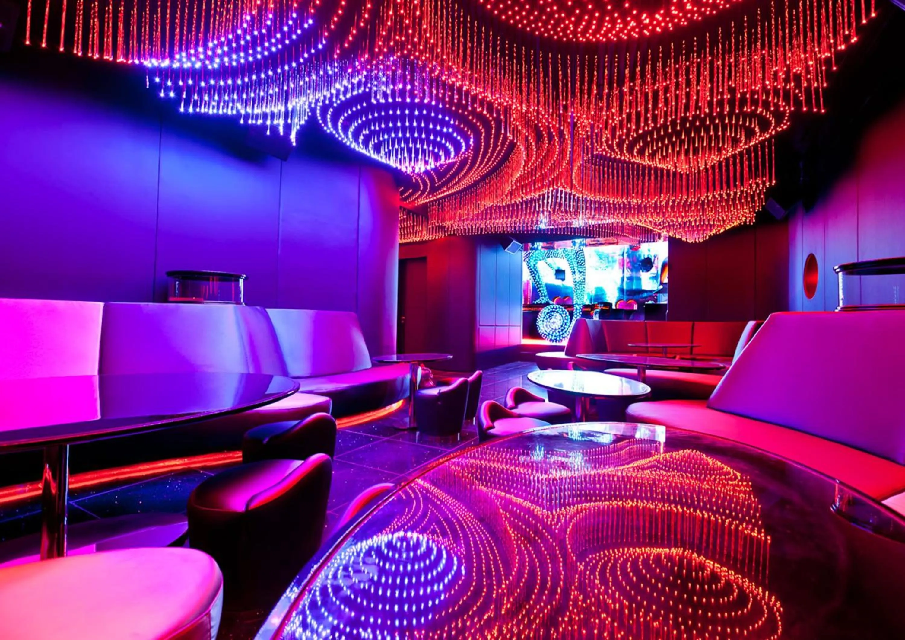 Nightclub / DJ in Social Hotel