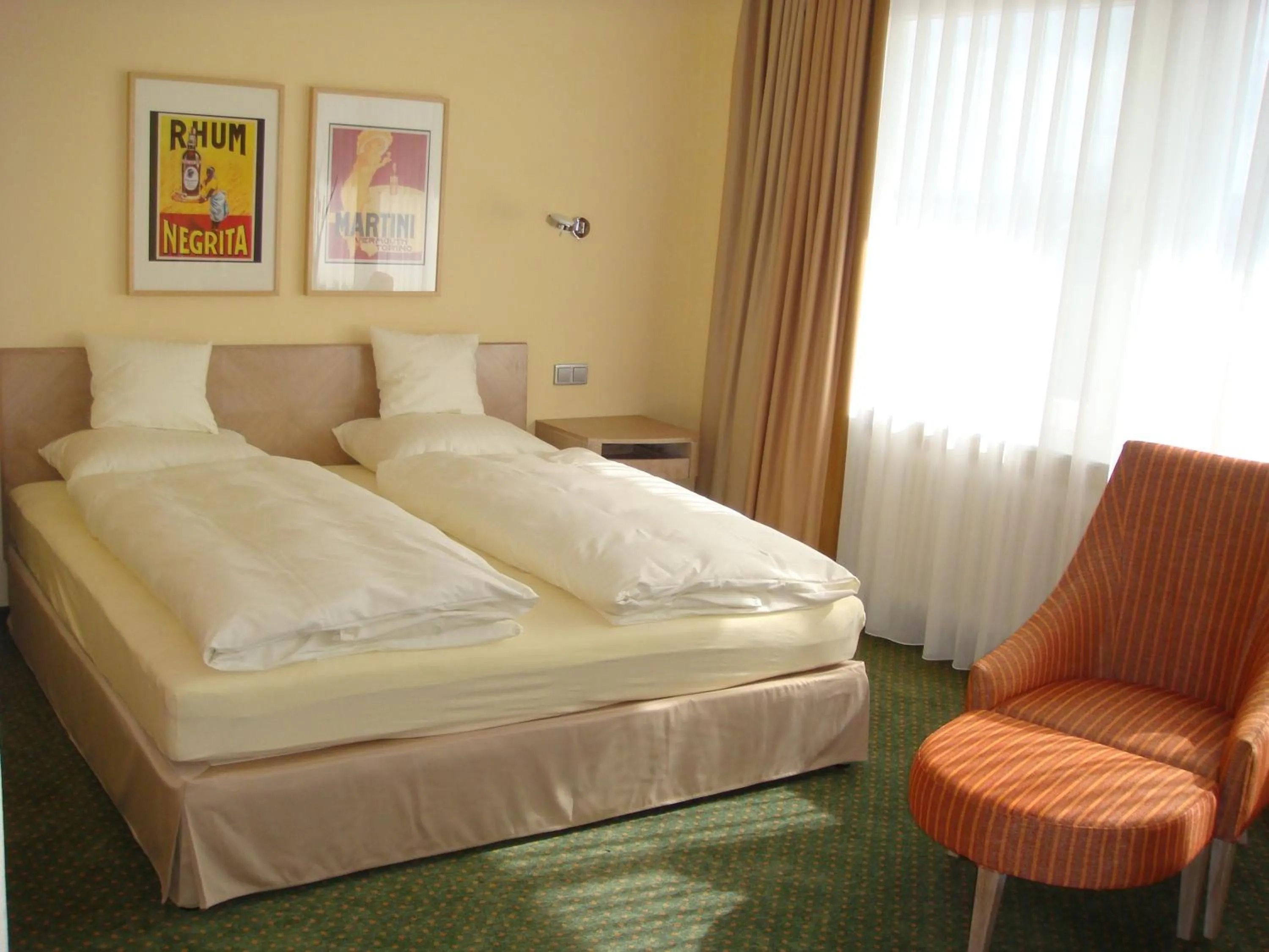 Bed in Lindemann Hotel