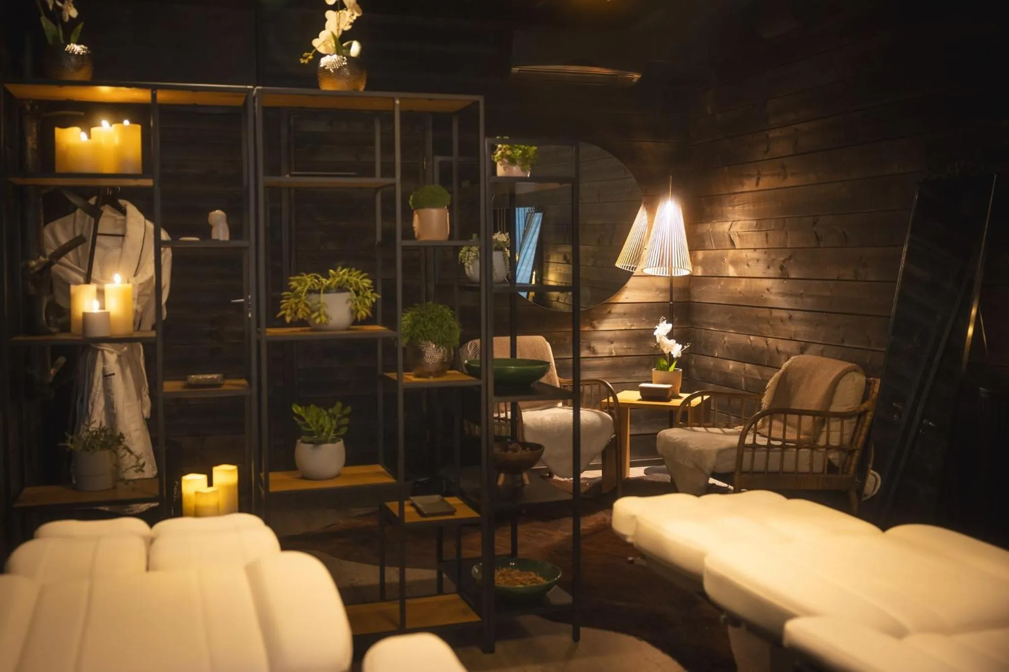 Massage in Arctic TreeHouse Hotel