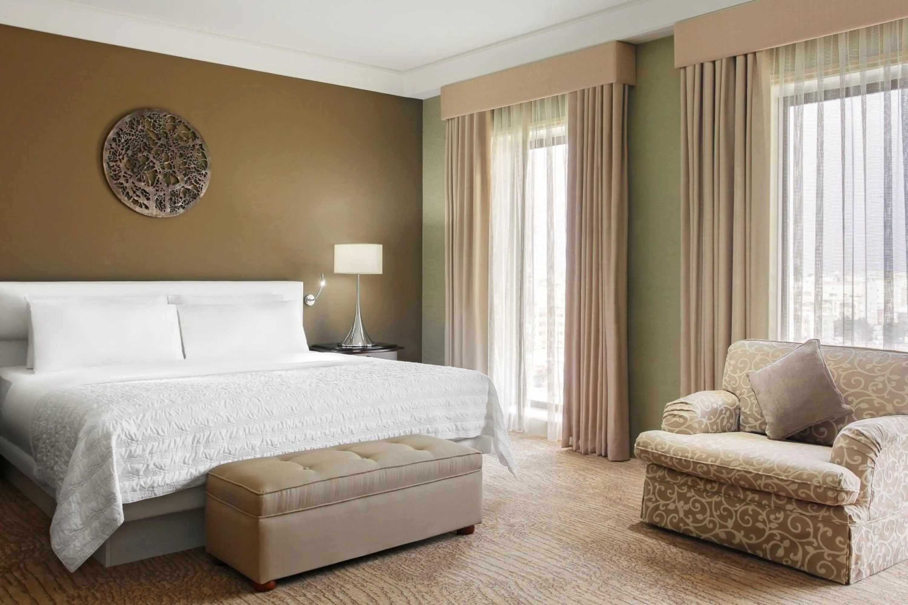 Bedroom, Bed in Le Meridien Jeddah