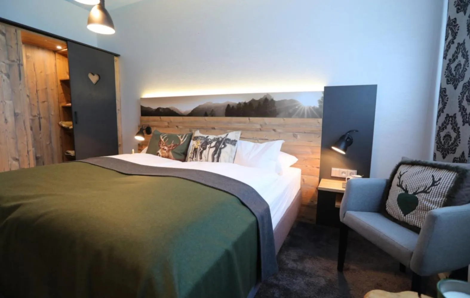 Photo of the whole room, Bed in Home-Hotel Salzberg
