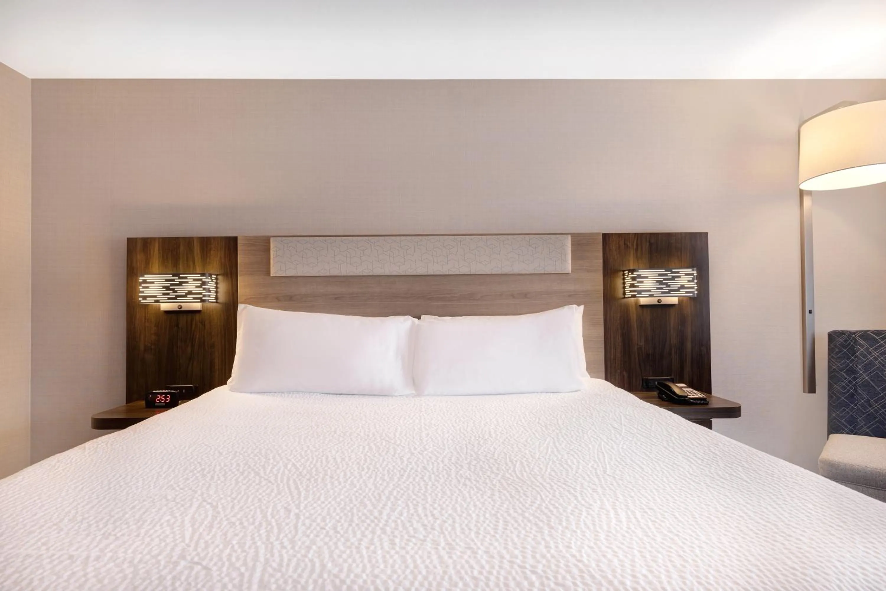 Bed in Holiday Inn Express Hotel & Suites Moab by IHG