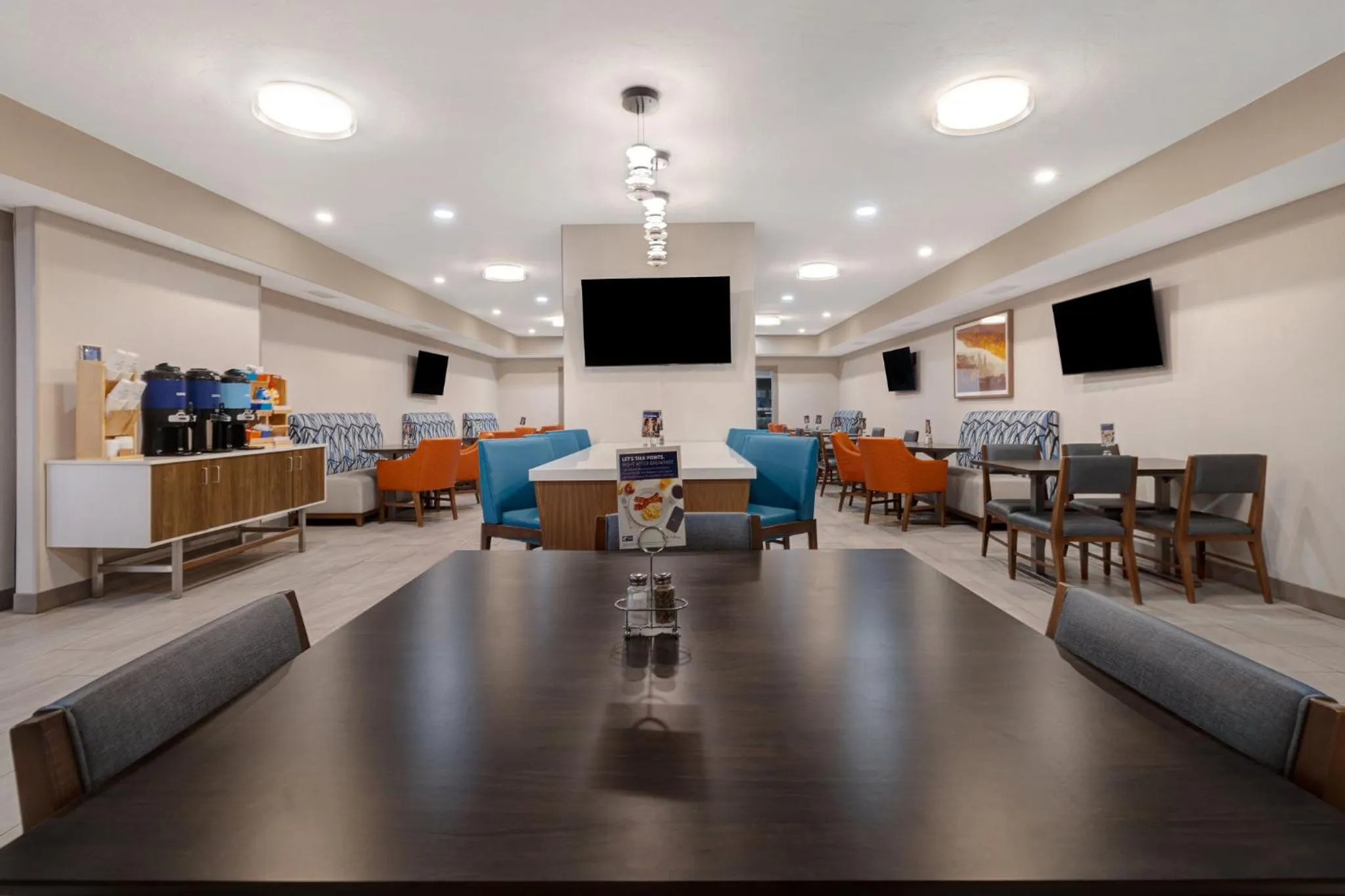 Breakfast in Holiday Inn Express Hotel & Suites Moab by IHG