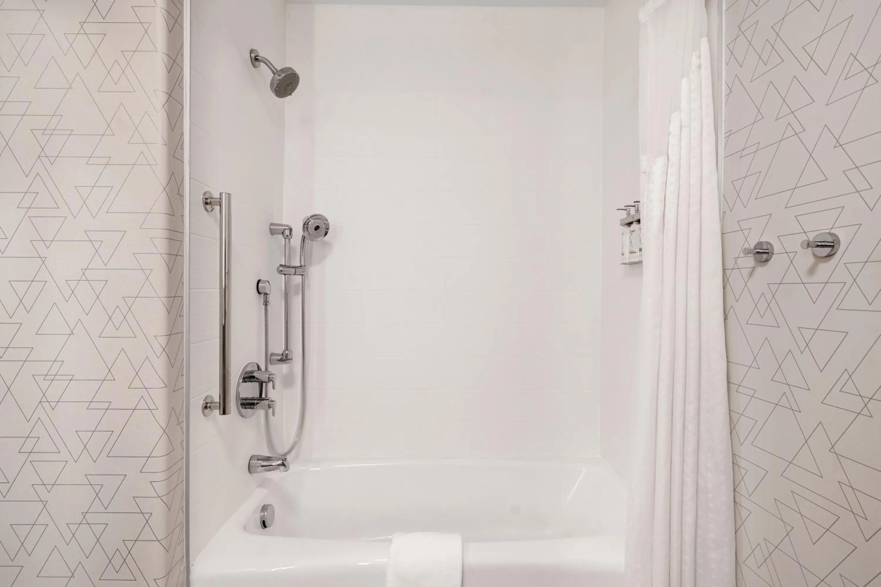 Bath in Holiday Inn Express Hotel & Suites Moab by IHG