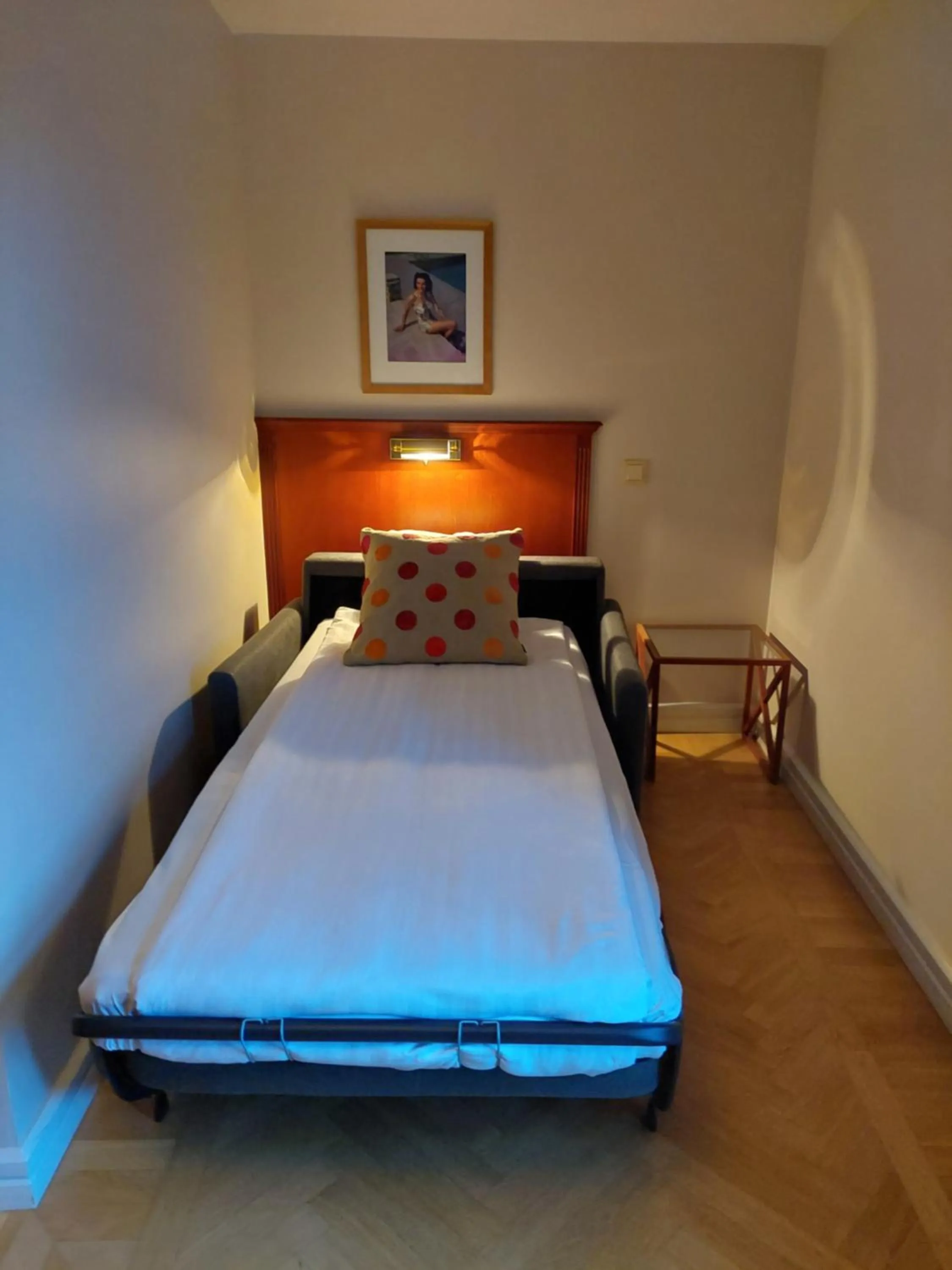 Property building, Bed in Hotel Bishops Arms Lund