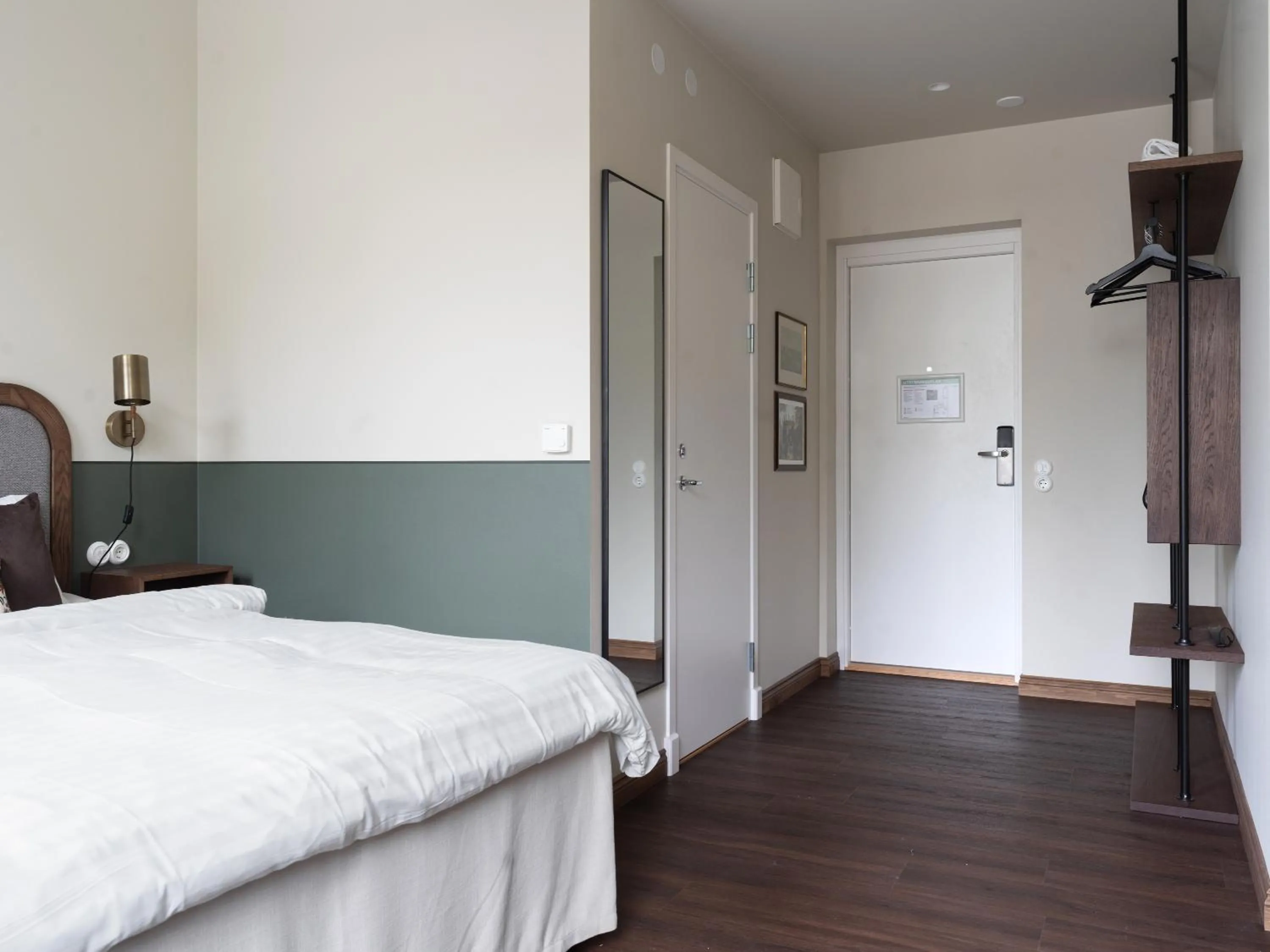 Bedroom, Bed in Hotel Bishops Arms Lund