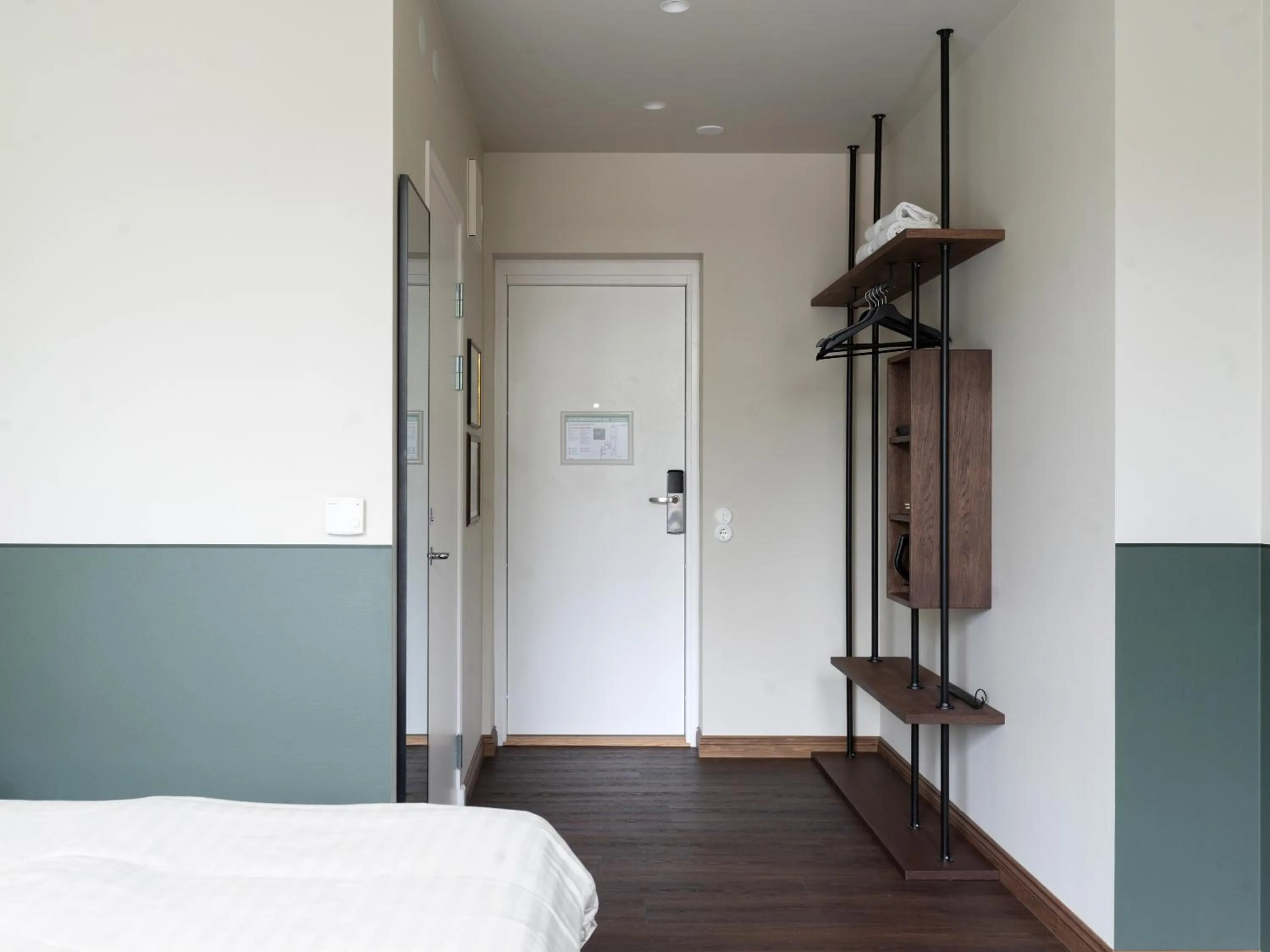 Photo of the whole room, Bed in Hotel Bishops Arms Lund