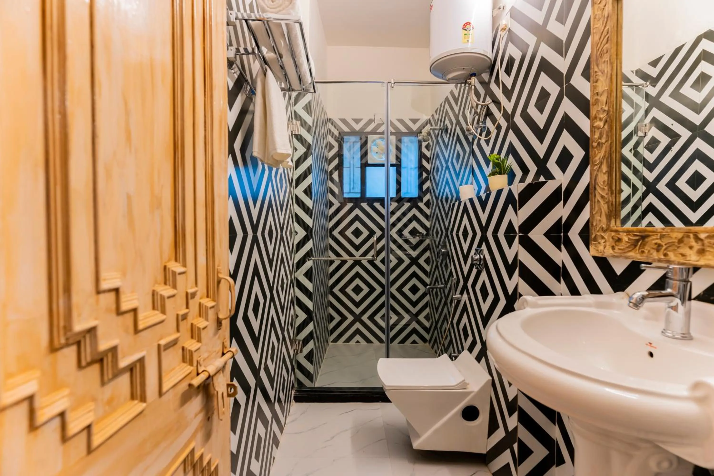 Shower in Wanderlust -Boutique Stay