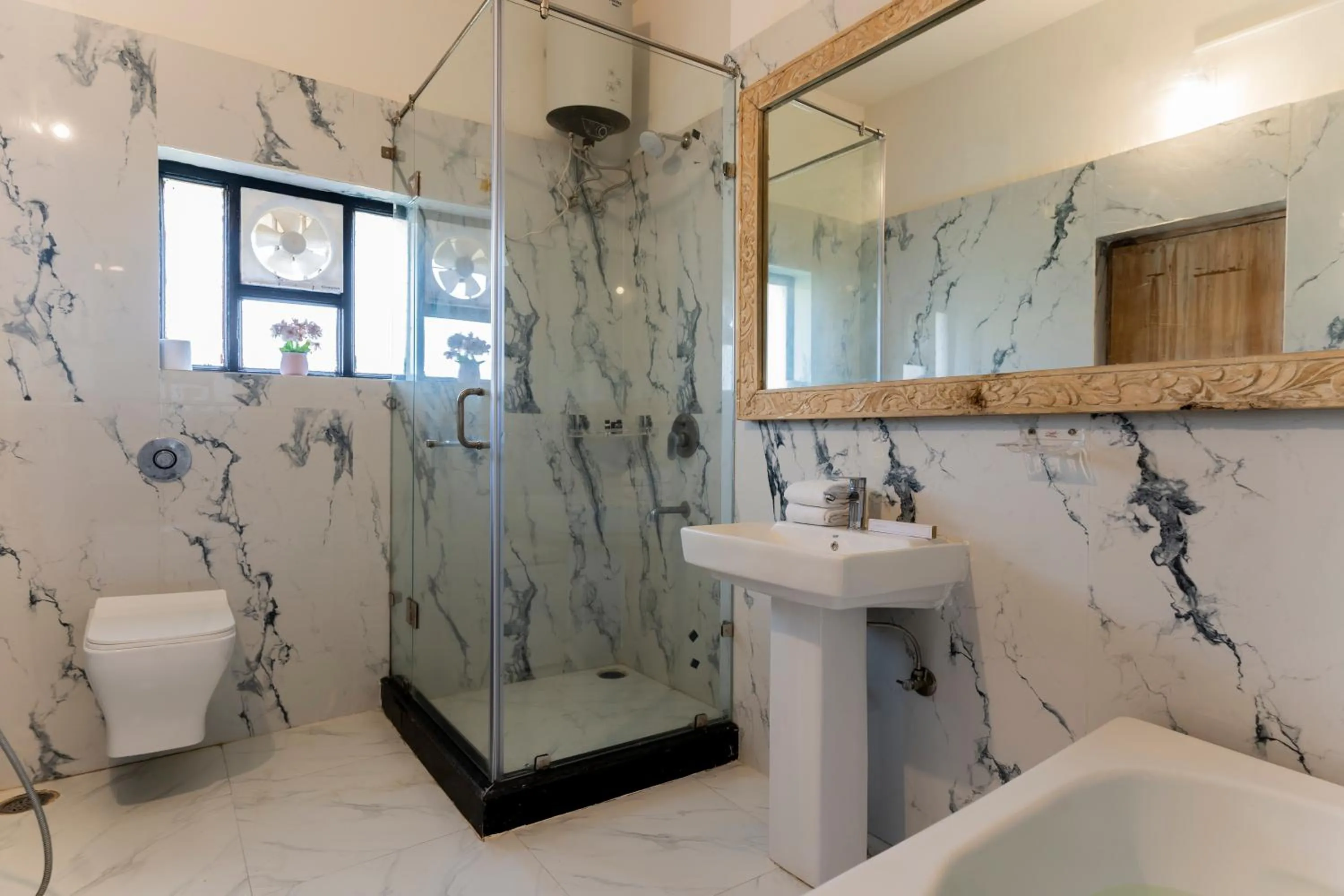 Hot Tub in Wanderlust -Boutique Stay