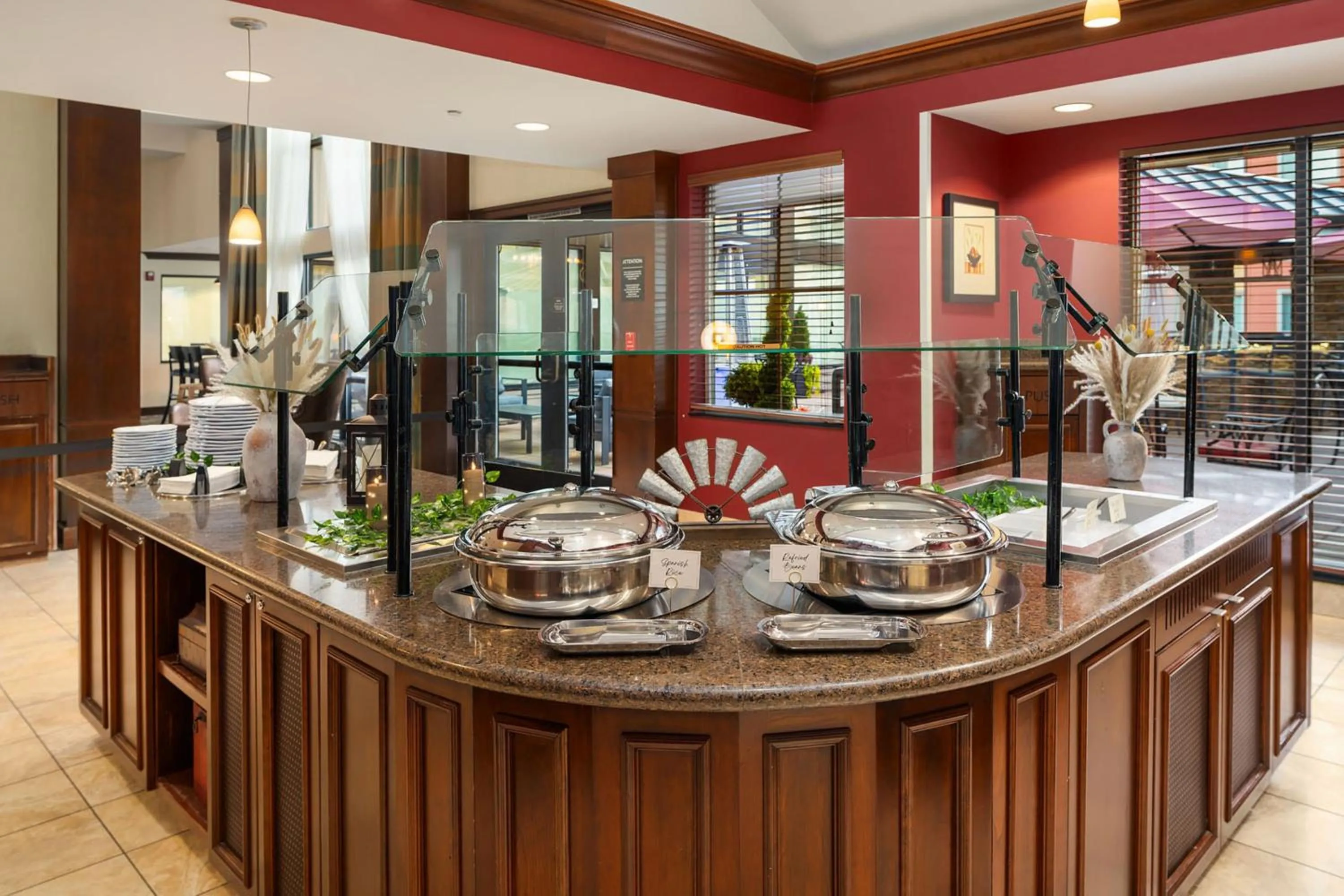 Restaurant/places to eat in Staybridge Suites Everett - Paine Field by IHG