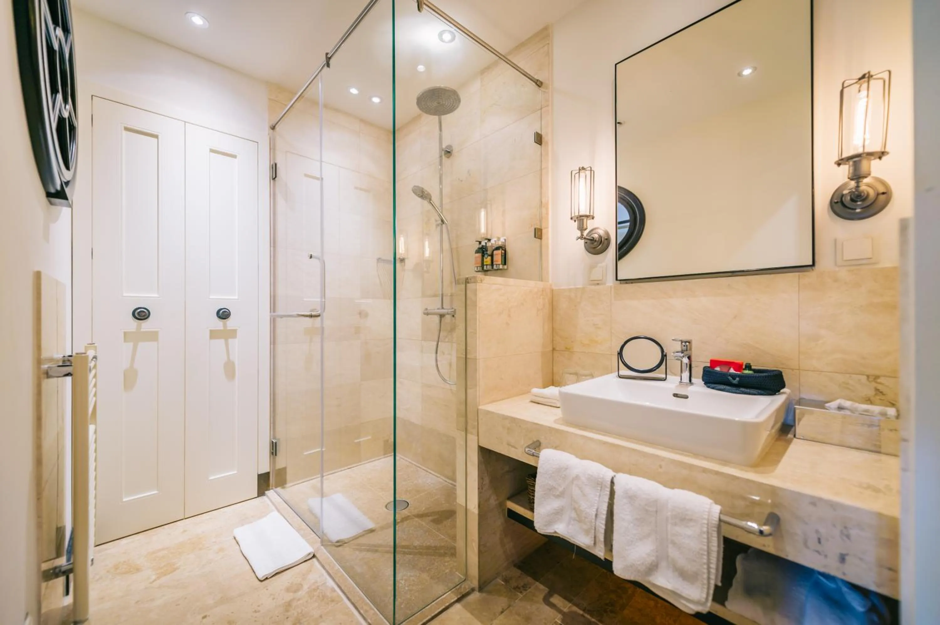 Shower in PEST-BUDA Design Hotel