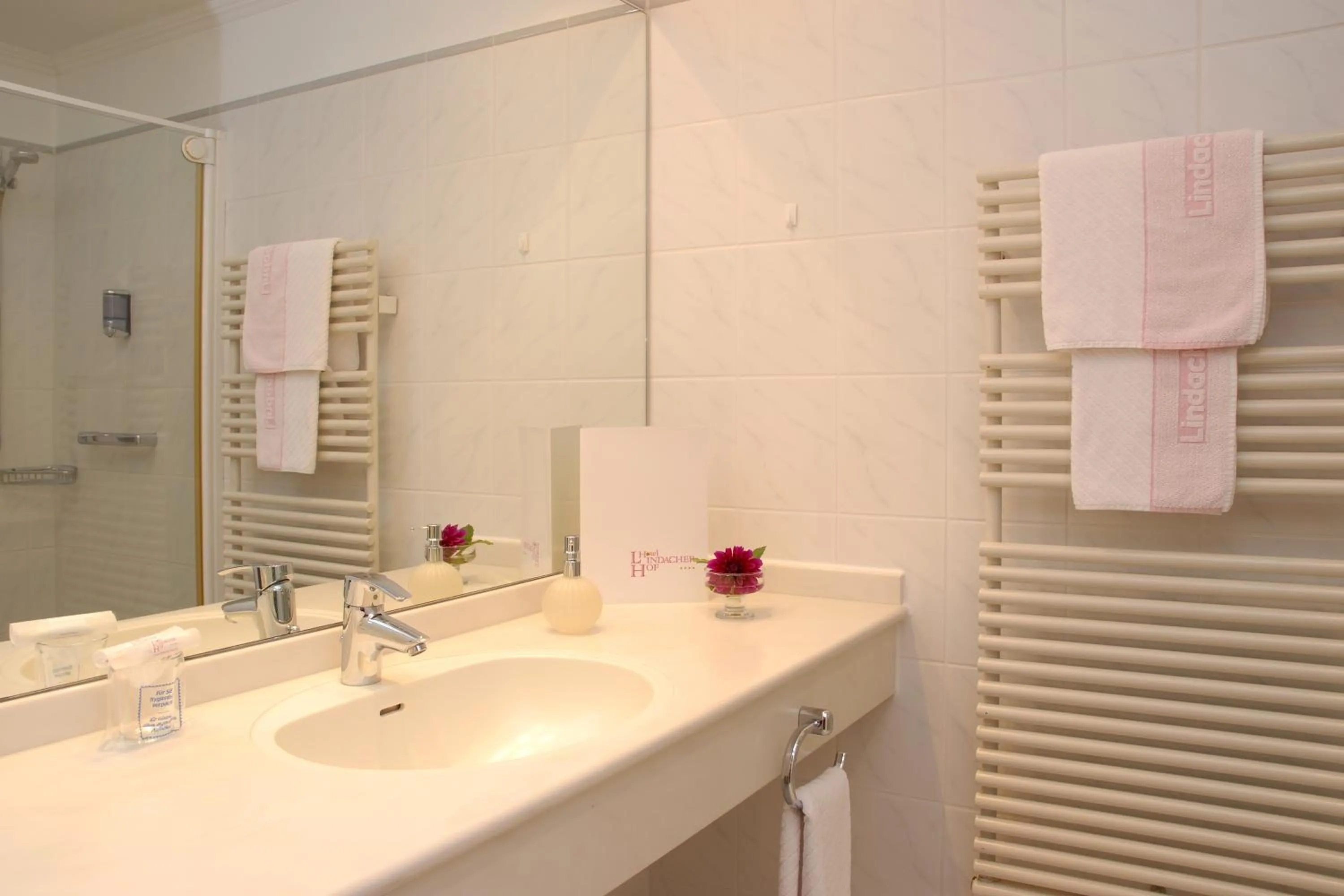 Bathroom in Hotel Garni Lindacher Hof