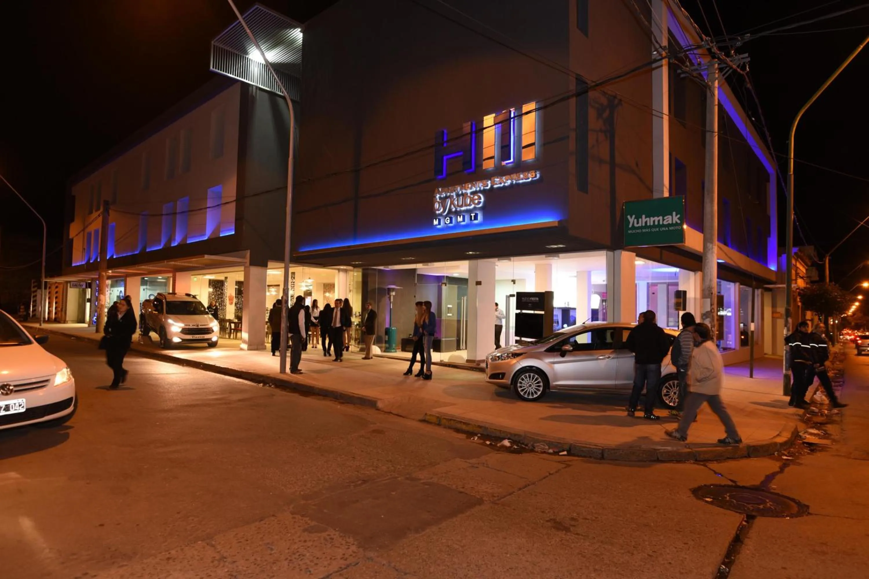 Facade/entrance in H1 Apartments Hotel