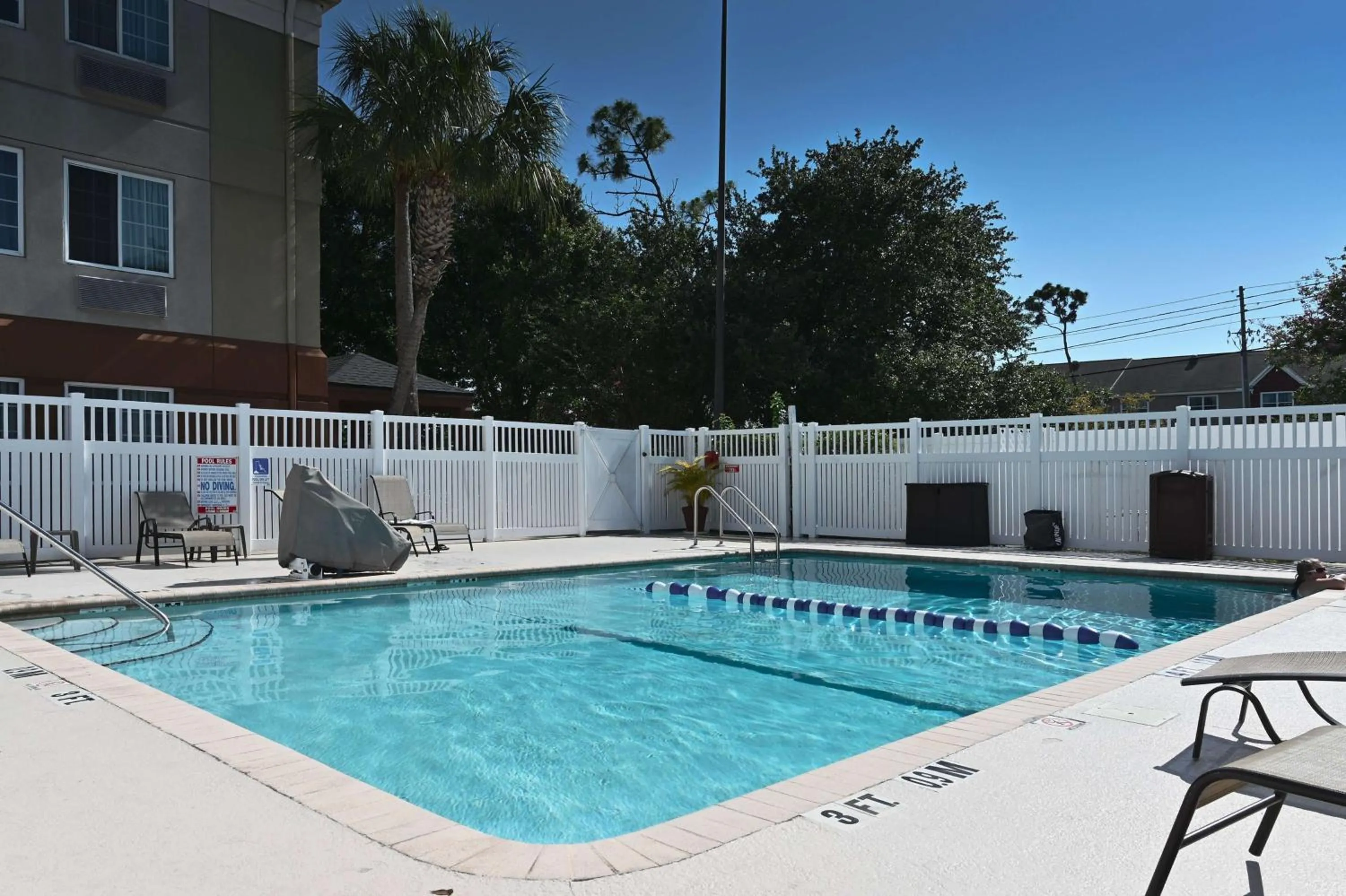 Pool view in Sonesta Simply Suites Clearwater
