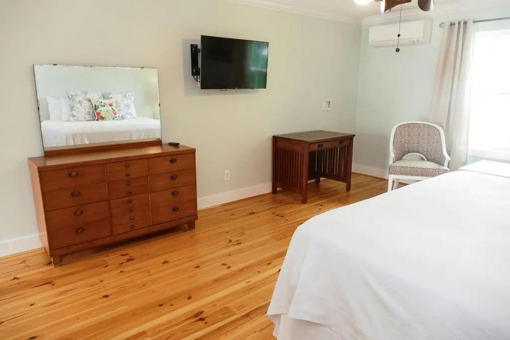 Bed in Beachview Inn and Spa