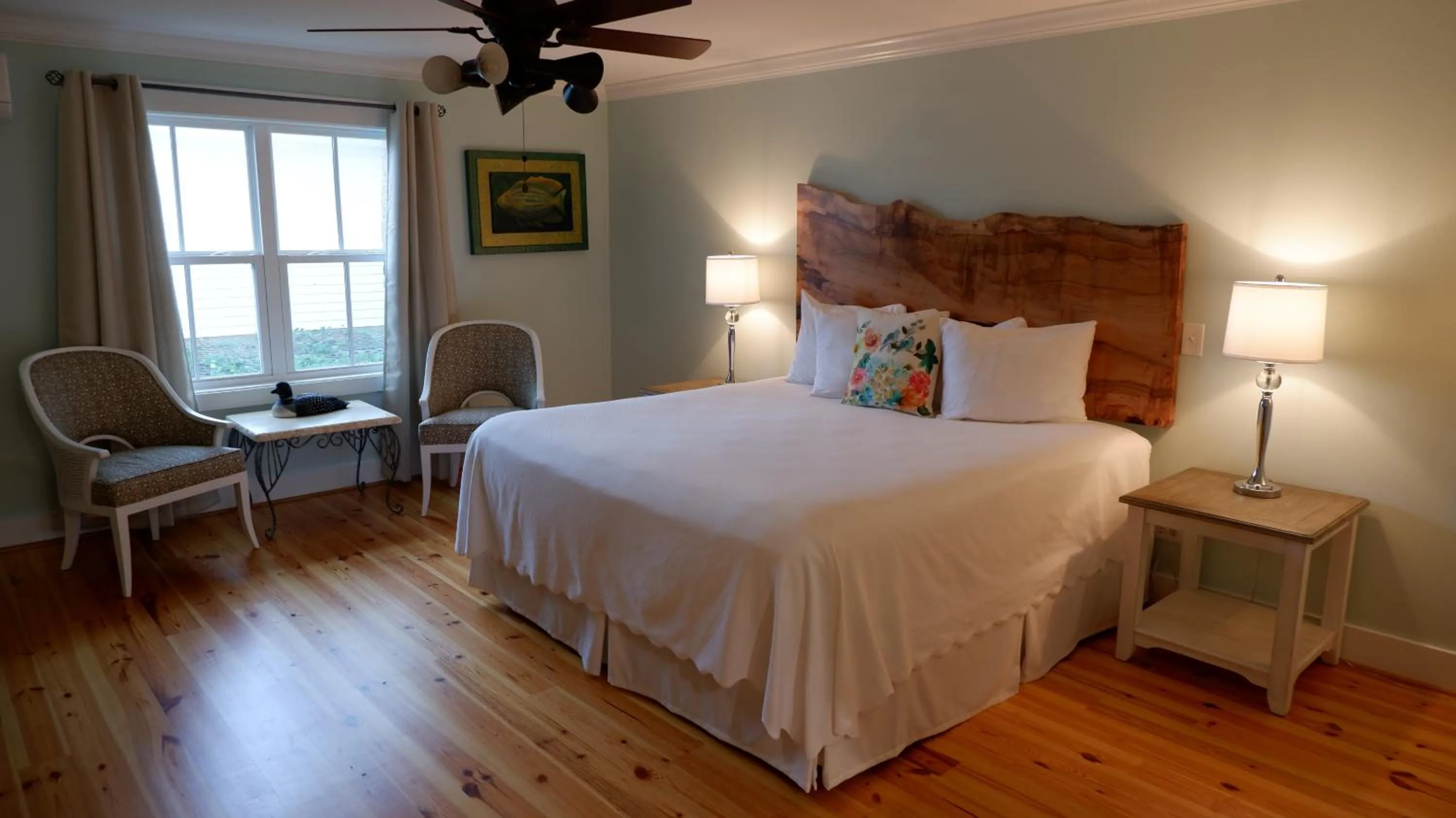 Bed in Beachview Inn and Spa