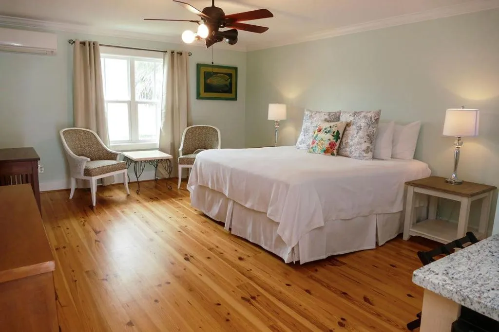 Bed in Beachview Inn and Spa