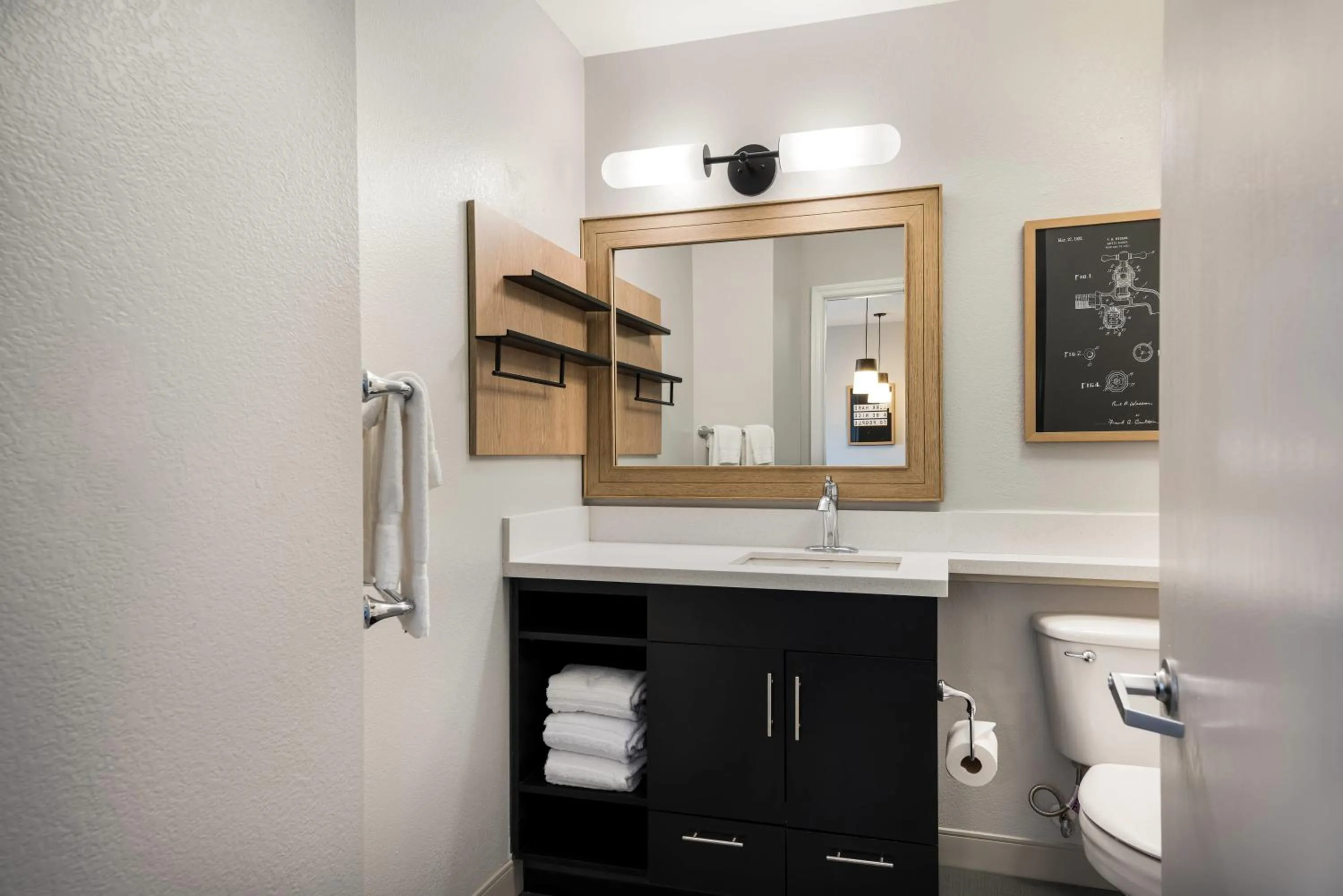 Bathroom in Sonesta Simply Suites Birmingham Hoover