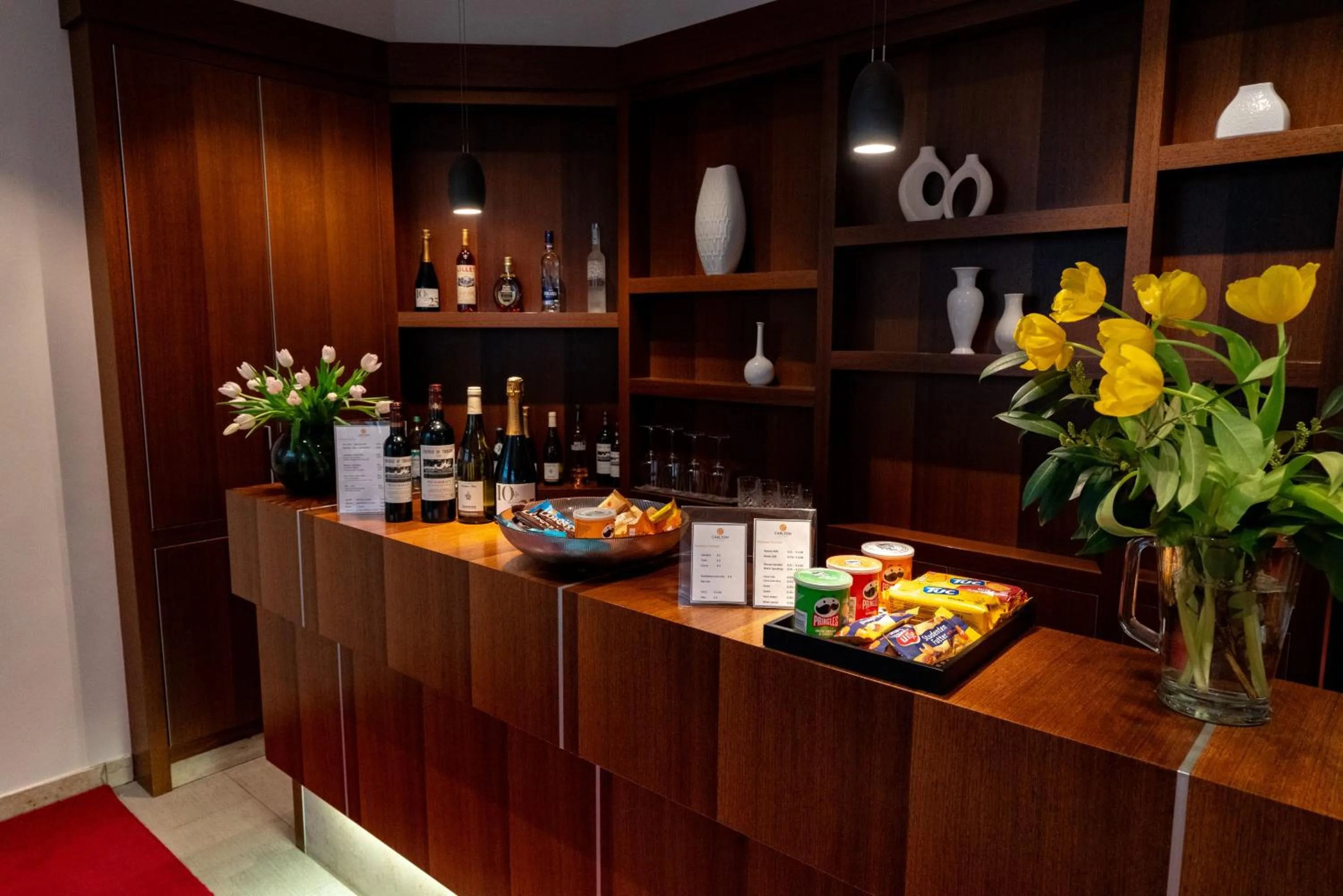 Lobby or reception in Hotel Carlton Munich