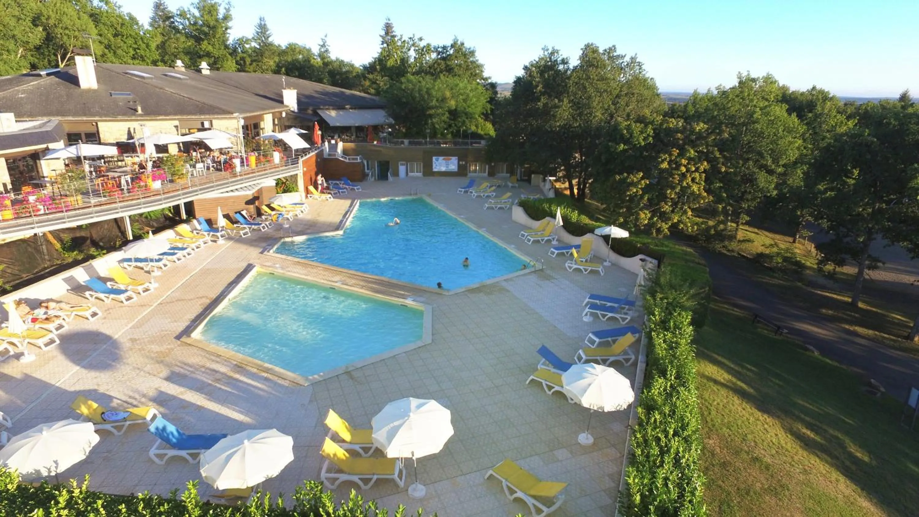 Swimming pool in VVF Aveyron Najac