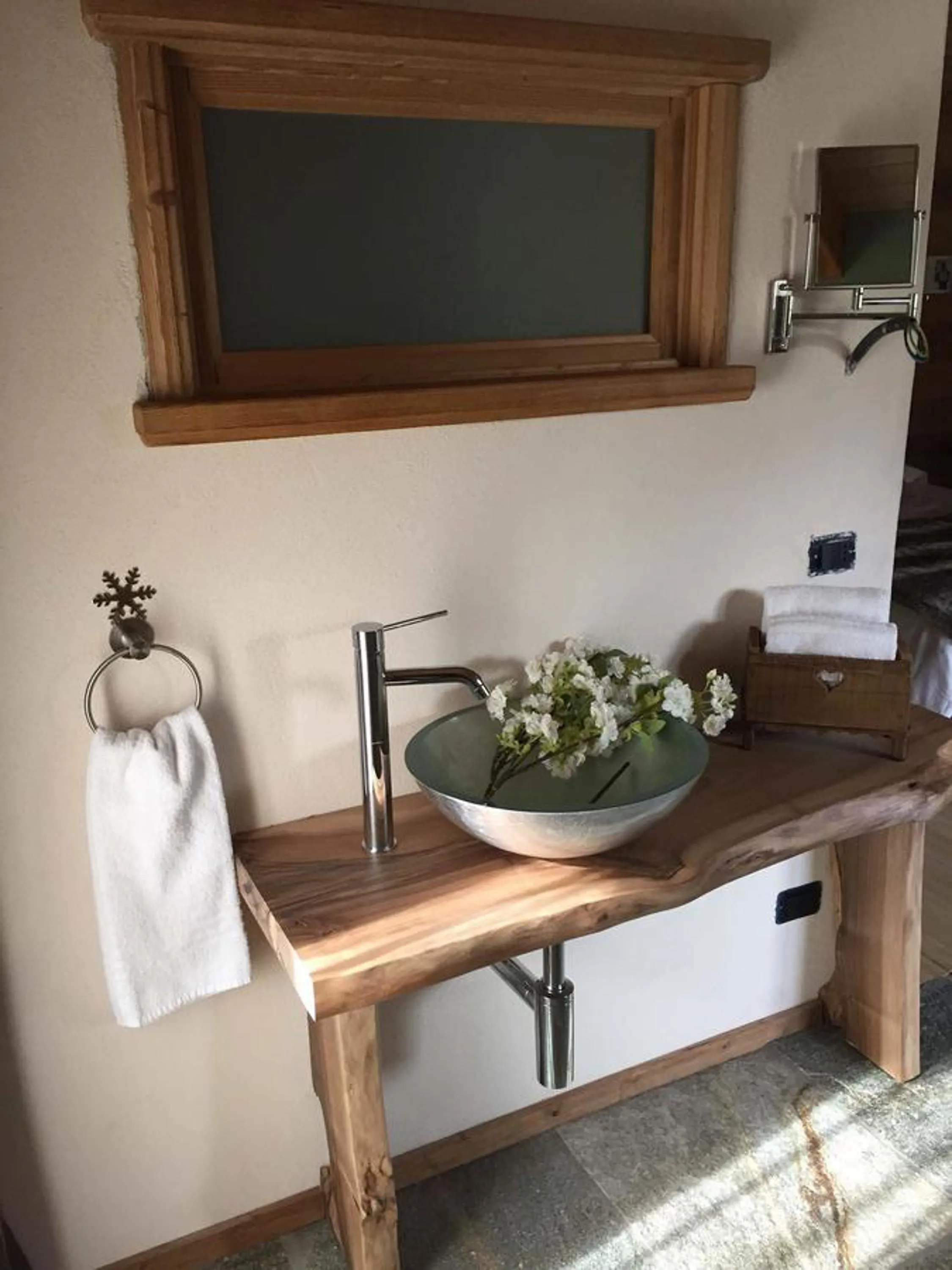 Decorative detail in LTHorses & Dreams