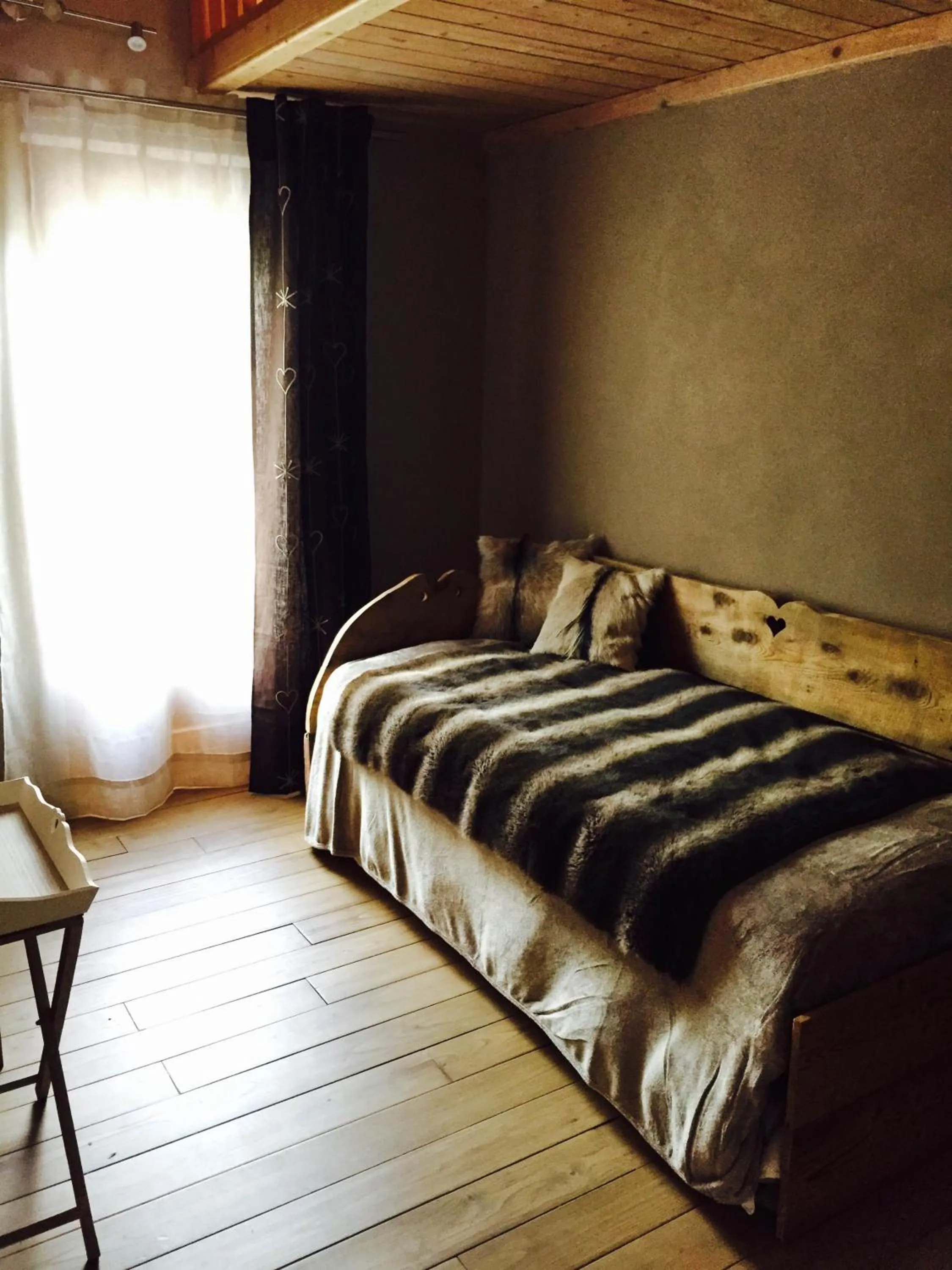 Bed in LTHorses & Dreams