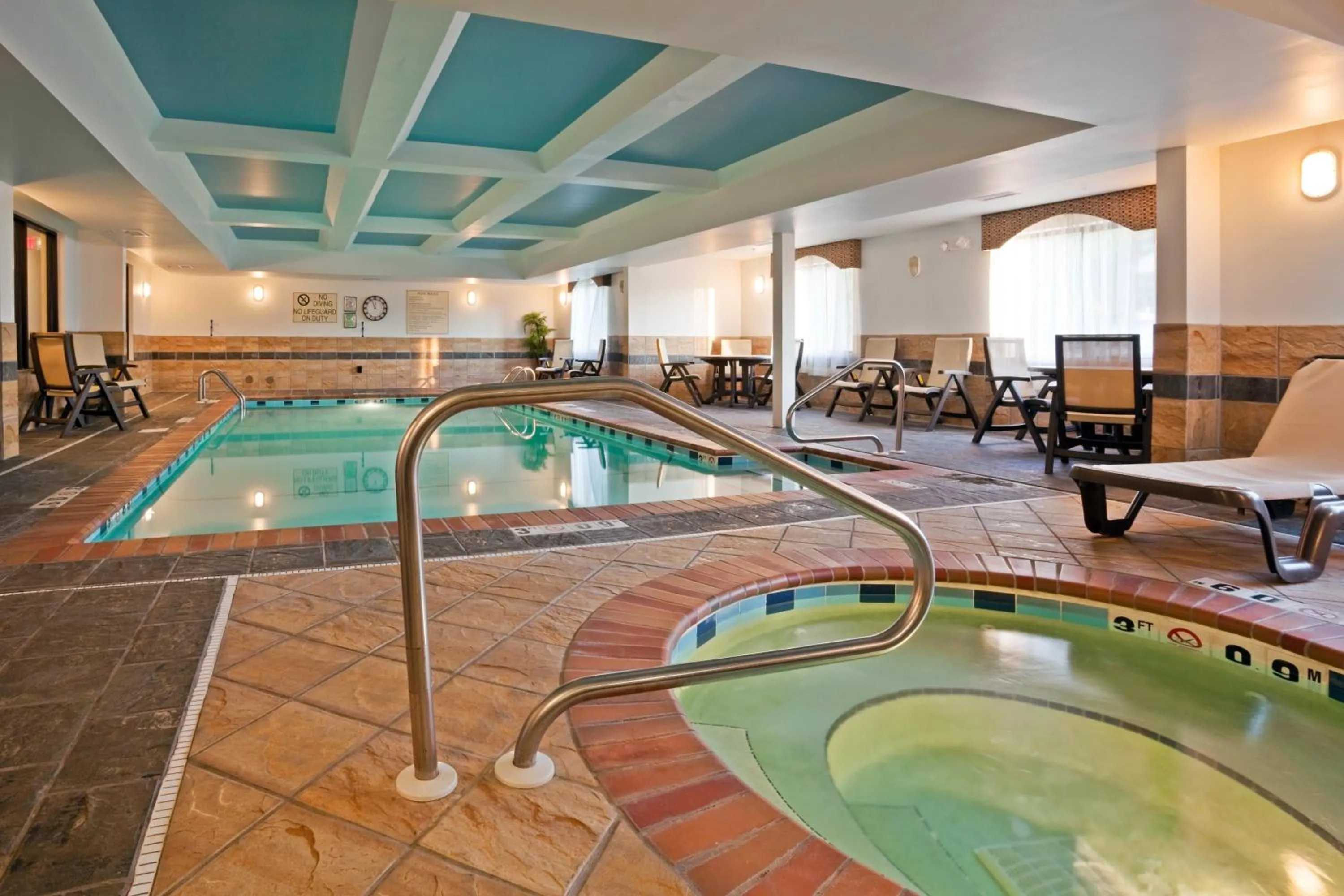 Swimming pool in Holiday Inn Express Hotel & Suites Birmingham - Inverness 280 by IHG