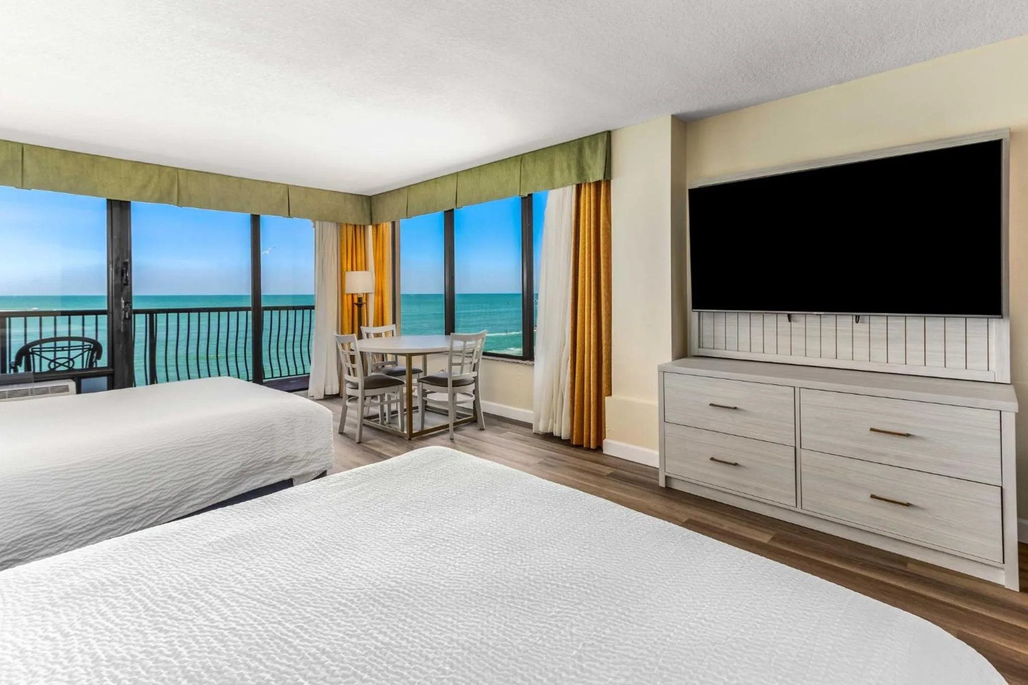 Photo of the whole room, Bed in Holiday Inn & Suites Clearwater Beach by IHG