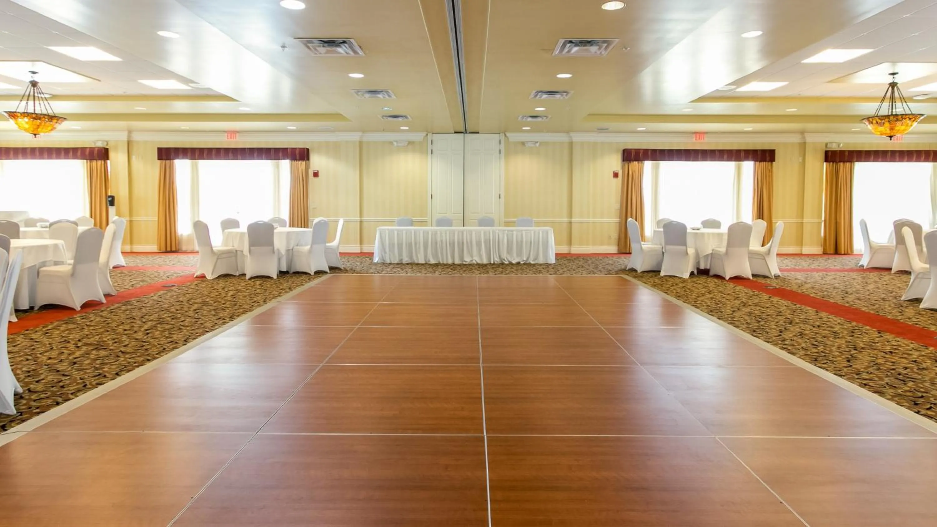 Meeting/conference room in Holiday Inn & Suites Clearwater Beach by IHG