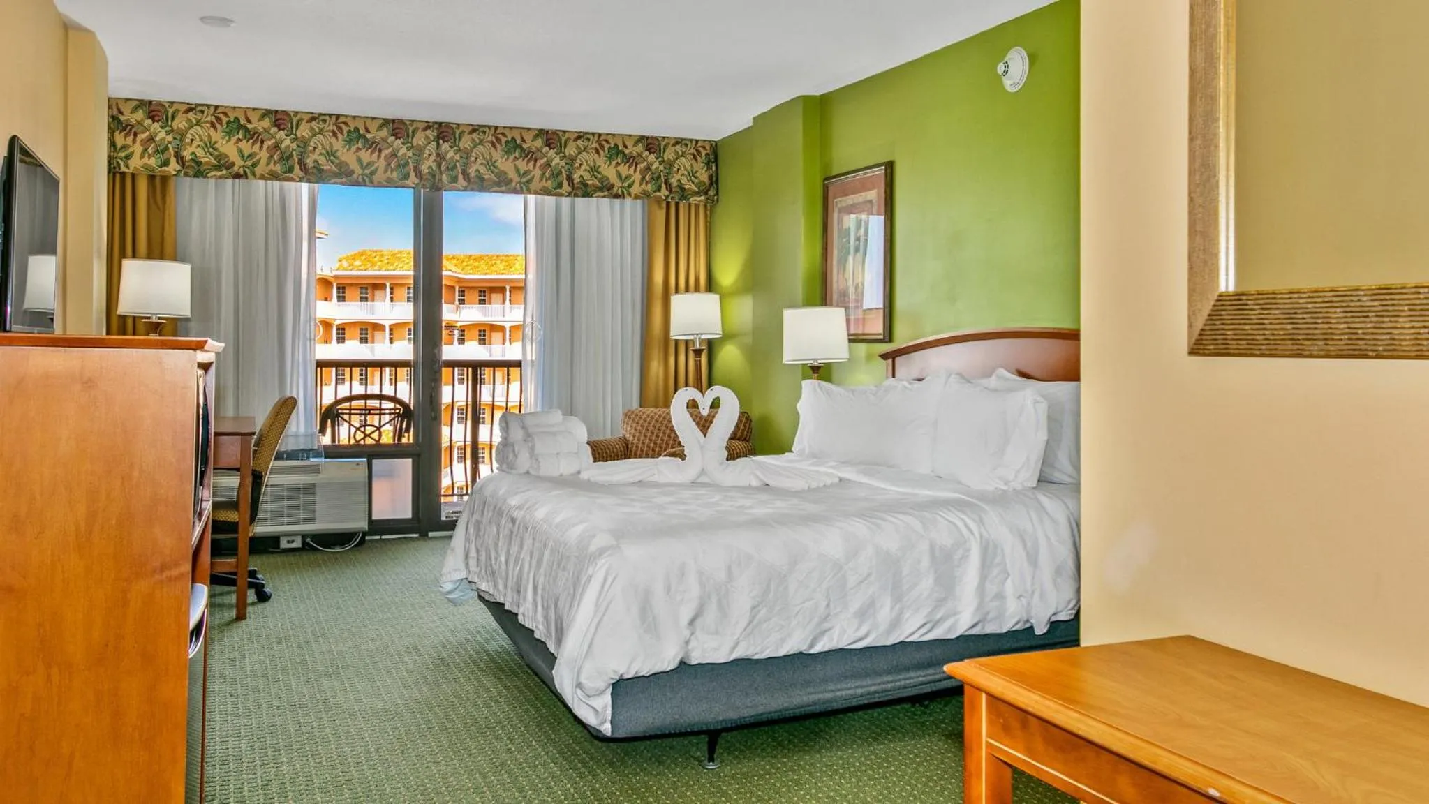 Photo of the whole room, Bed in Holiday Inn & Suites Clearwater Beach by IHG