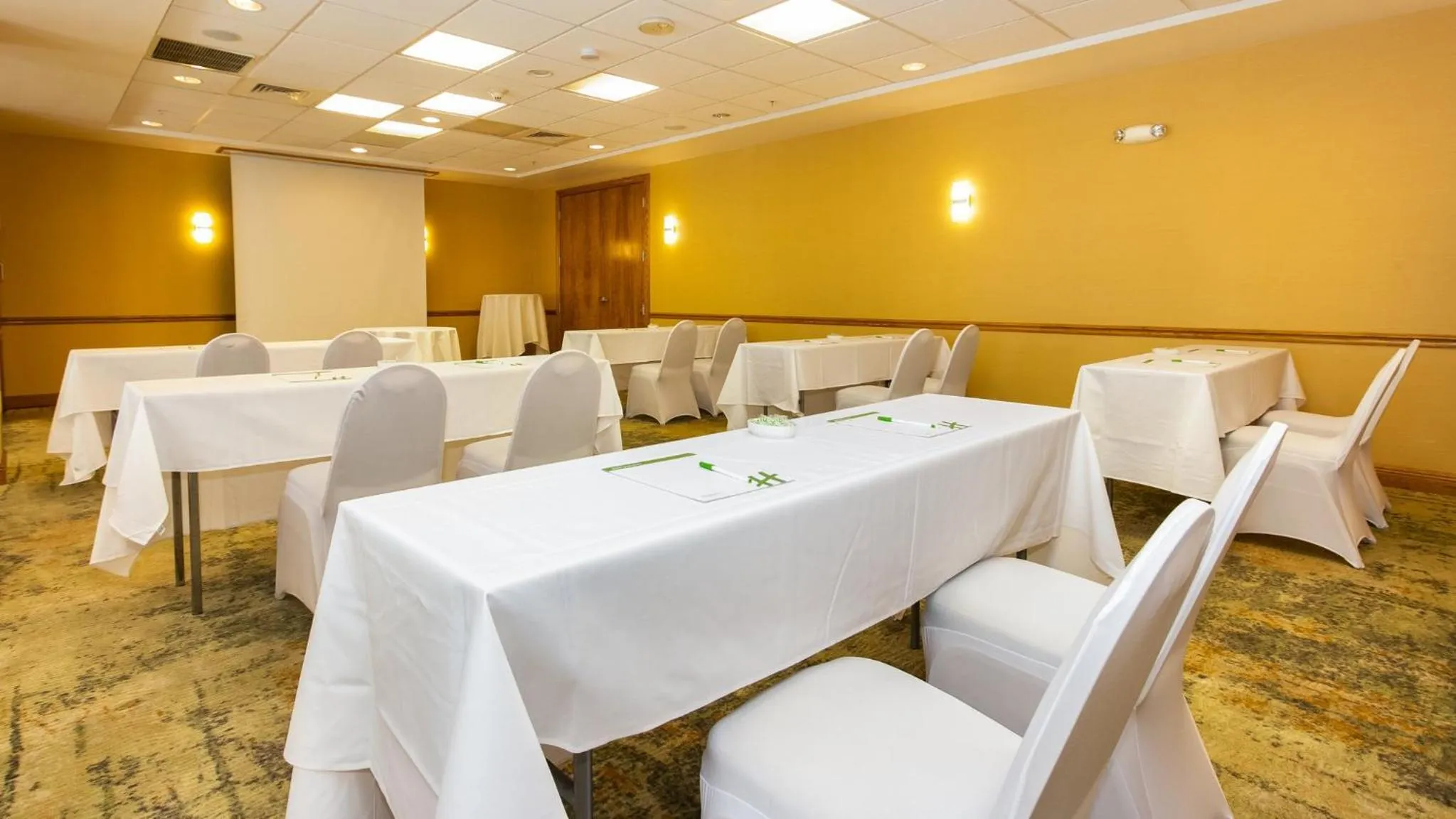 Meeting/conference room in Holiday Inn & Suites Clearwater Beach by IHG