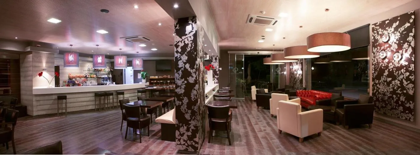 Lounge or bar in Hotel Els Noguers