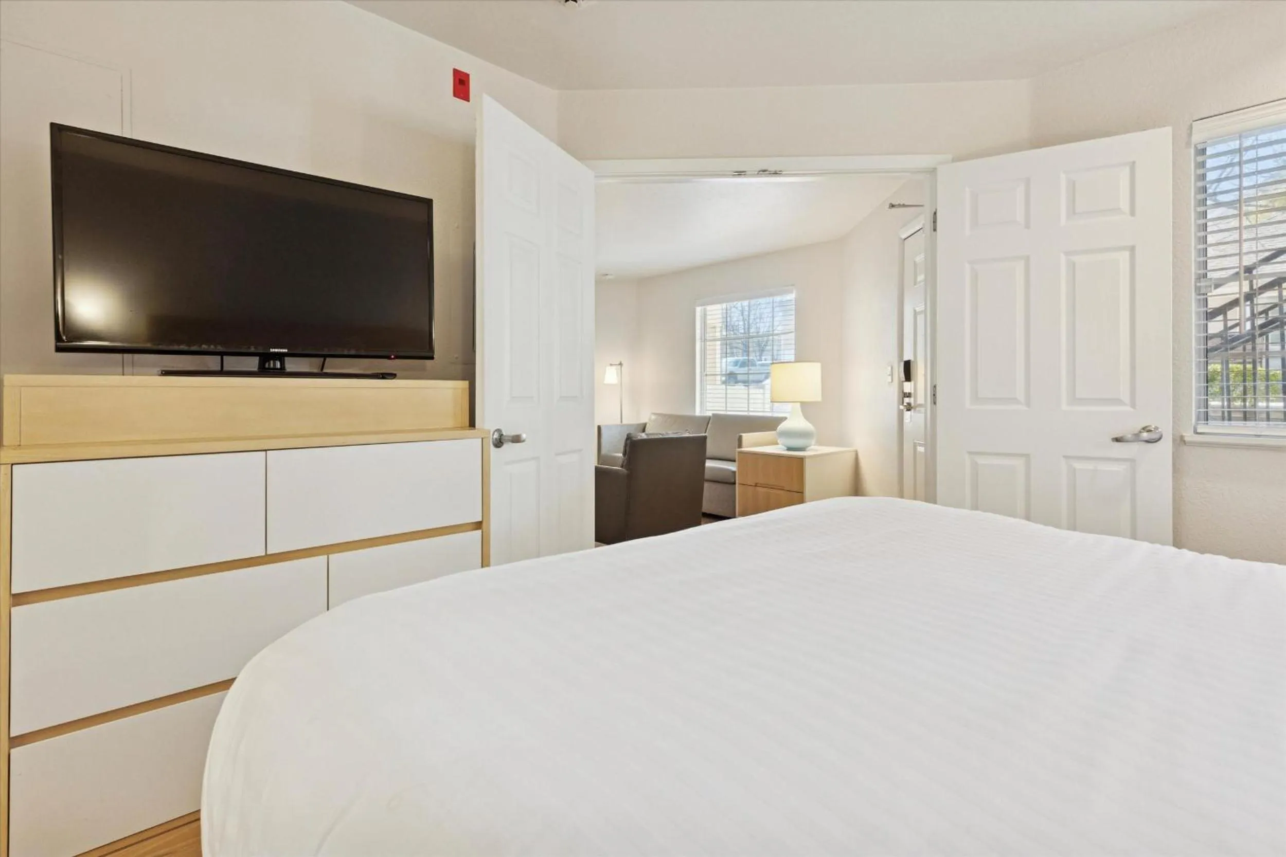 Bed in Avia Residences on Lincoln - Extended Stay