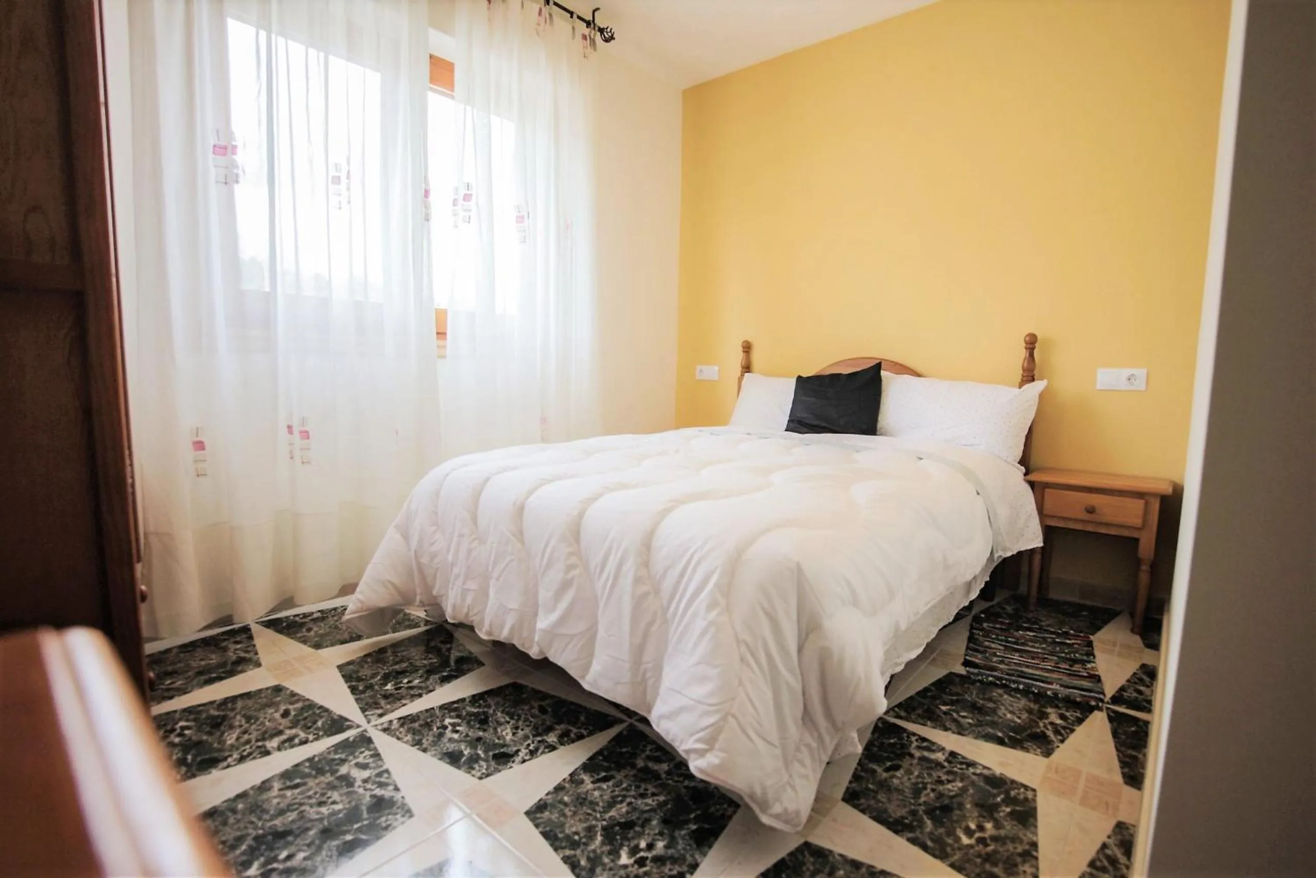 Bedroom, Bed in El Tossal