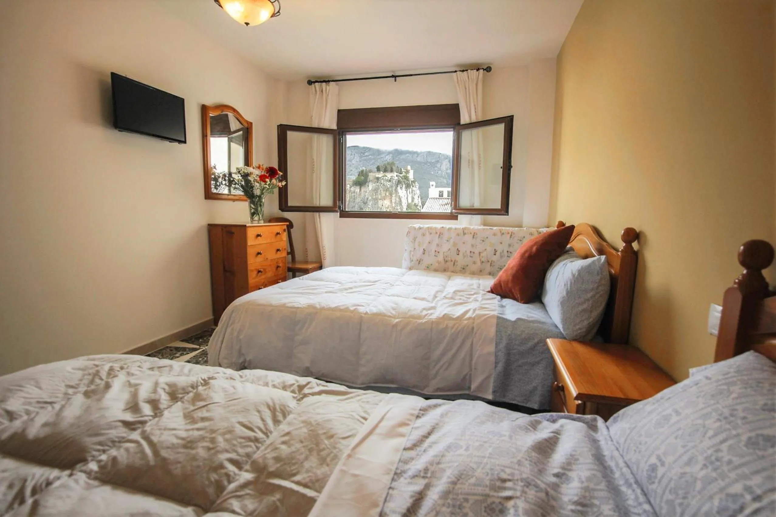 Bedroom, Bed in El Tossal