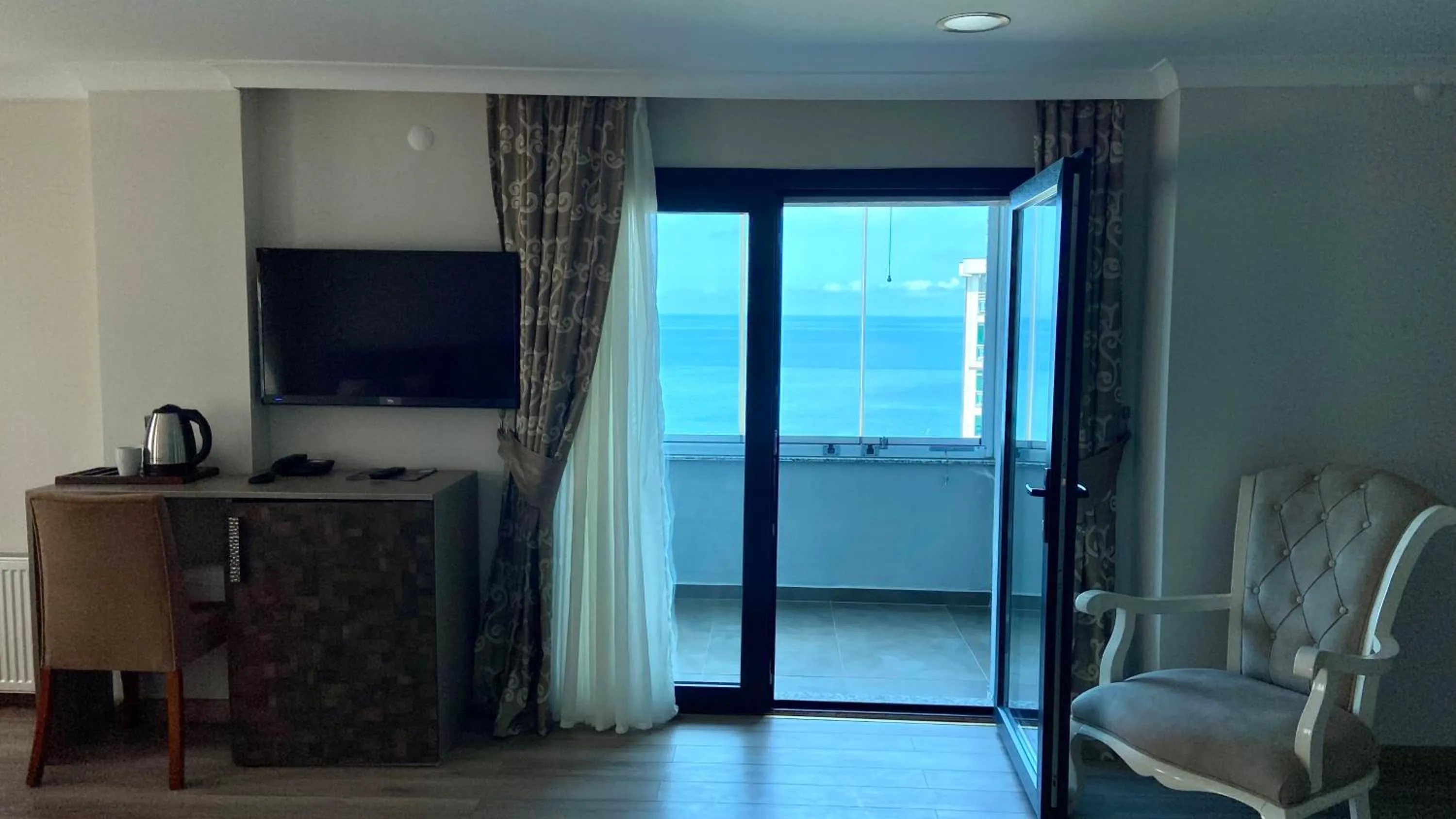 View (from property/room), TV/Entertainment Center in Caykent Suites Deluxe Hotel