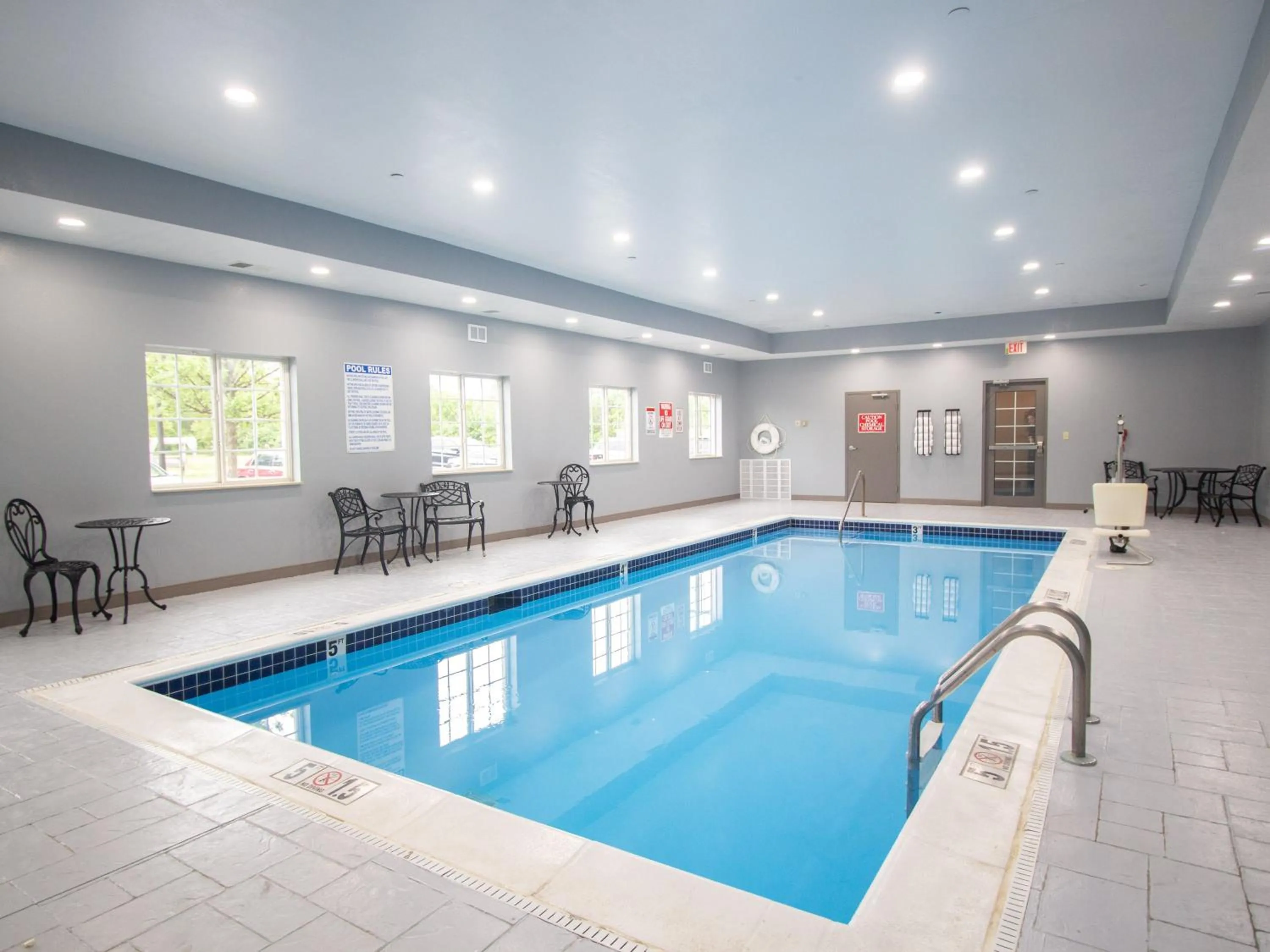Swimming pool in Candlewood Suites Louisville North by IHG