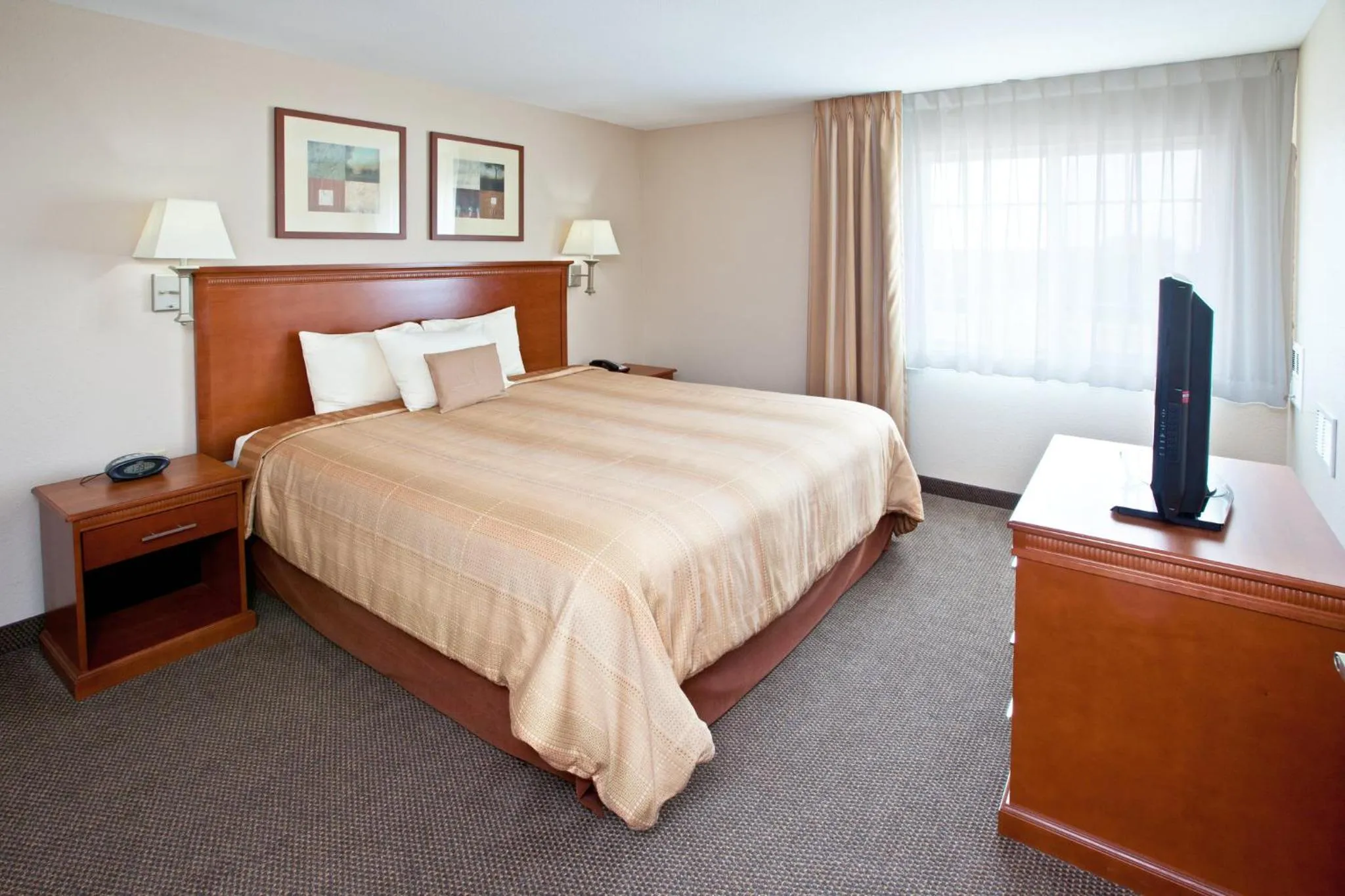 Photo of the whole room, Bed in Candlewood Suites Louisville North by IHG