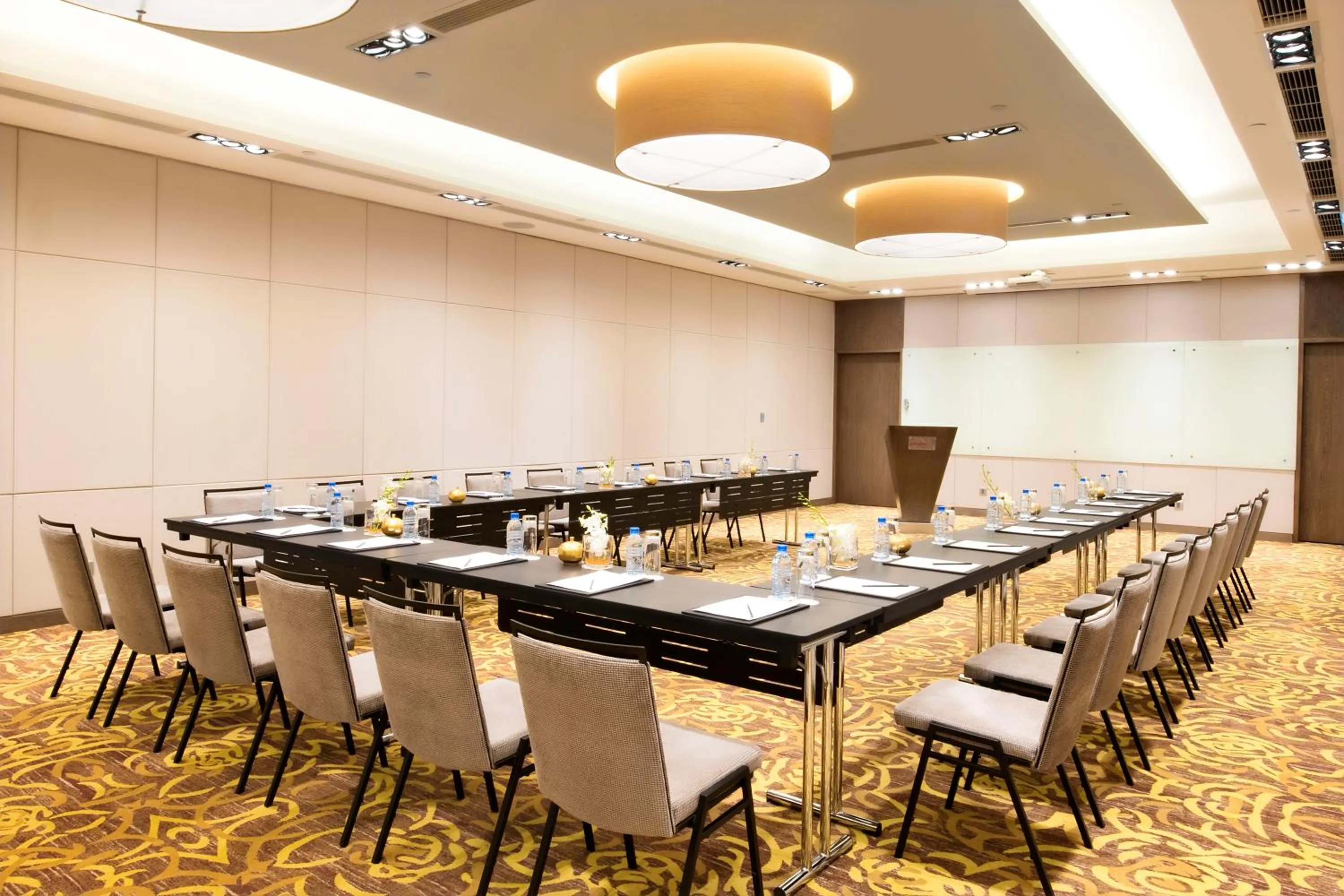Business facilities in Eastin Grand Hotel Saigon