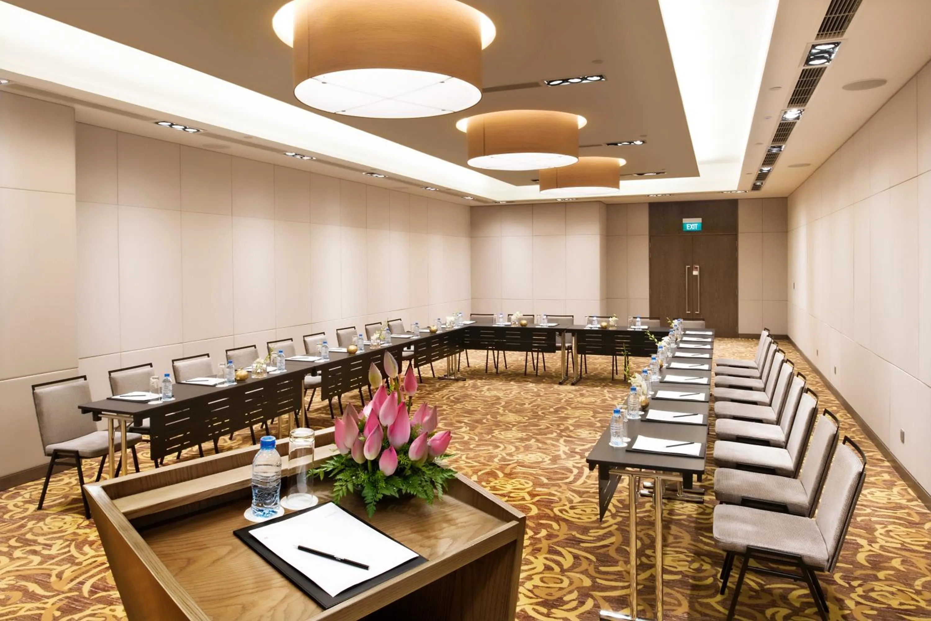 Business facilities in Eastin Grand Hotel Saigon