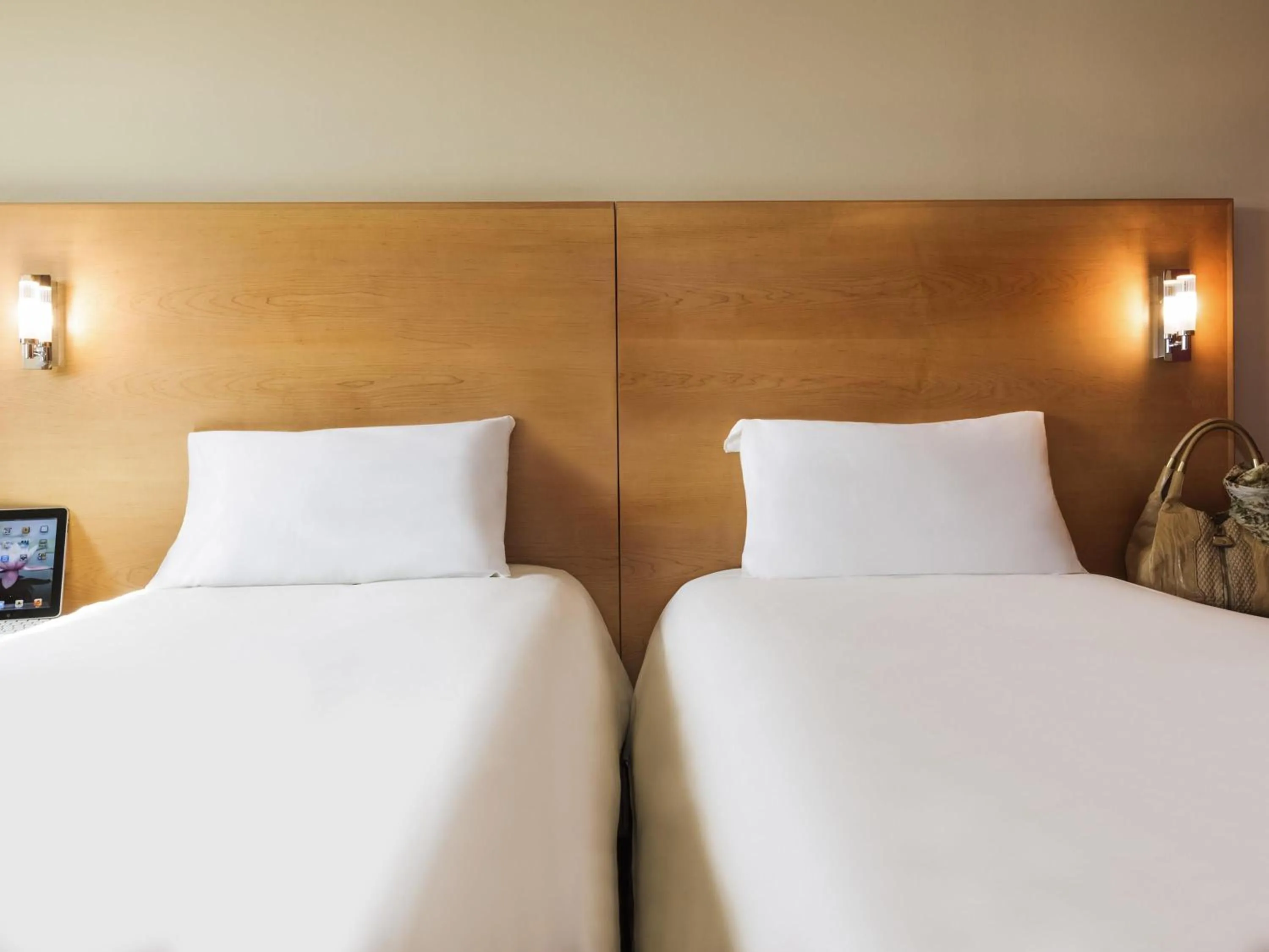 Bedroom, Bed in ibis Muscat