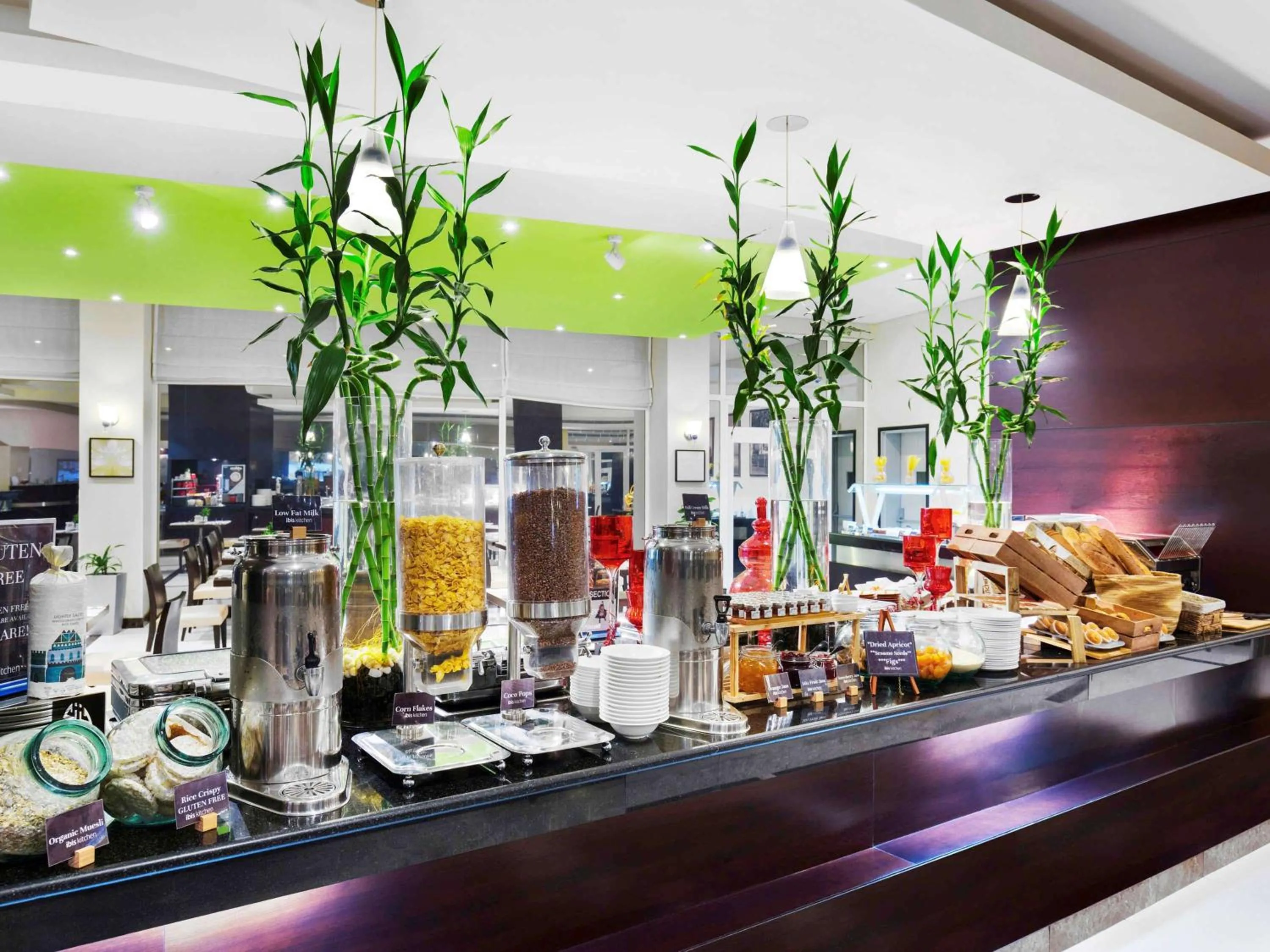 Restaurant/places to eat in ibis Muscat