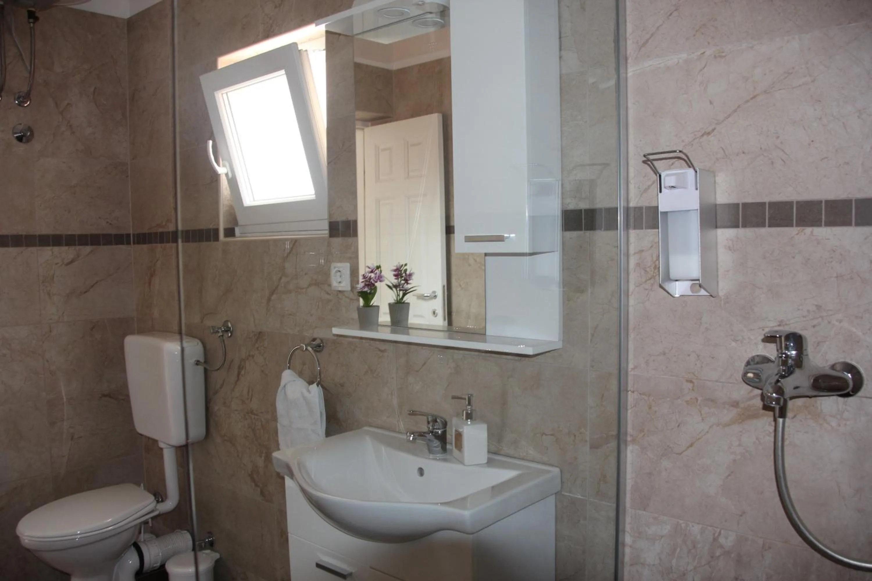 Shower in Pansion Infinity