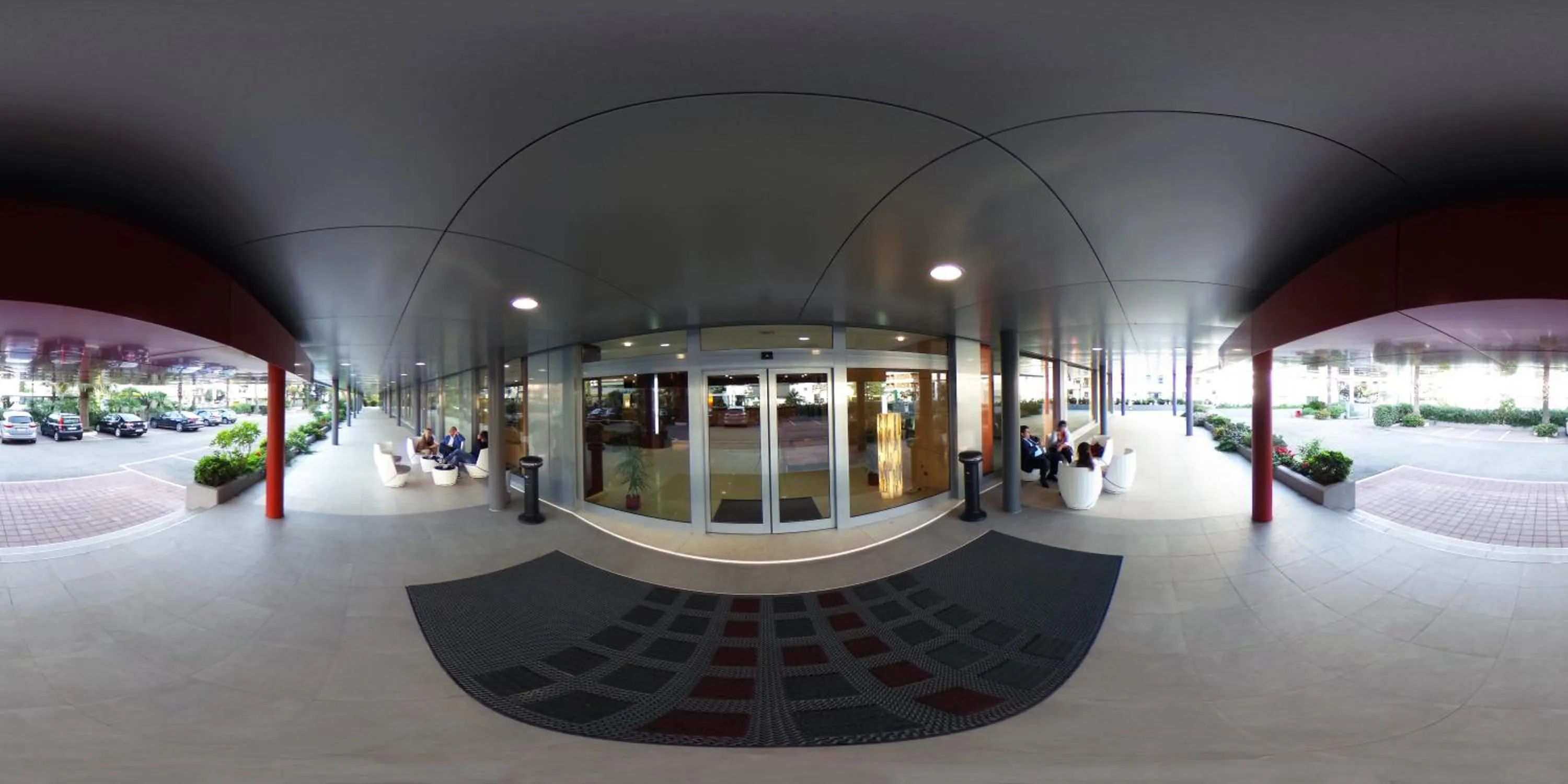 Facade/entrance in BV President Hotel