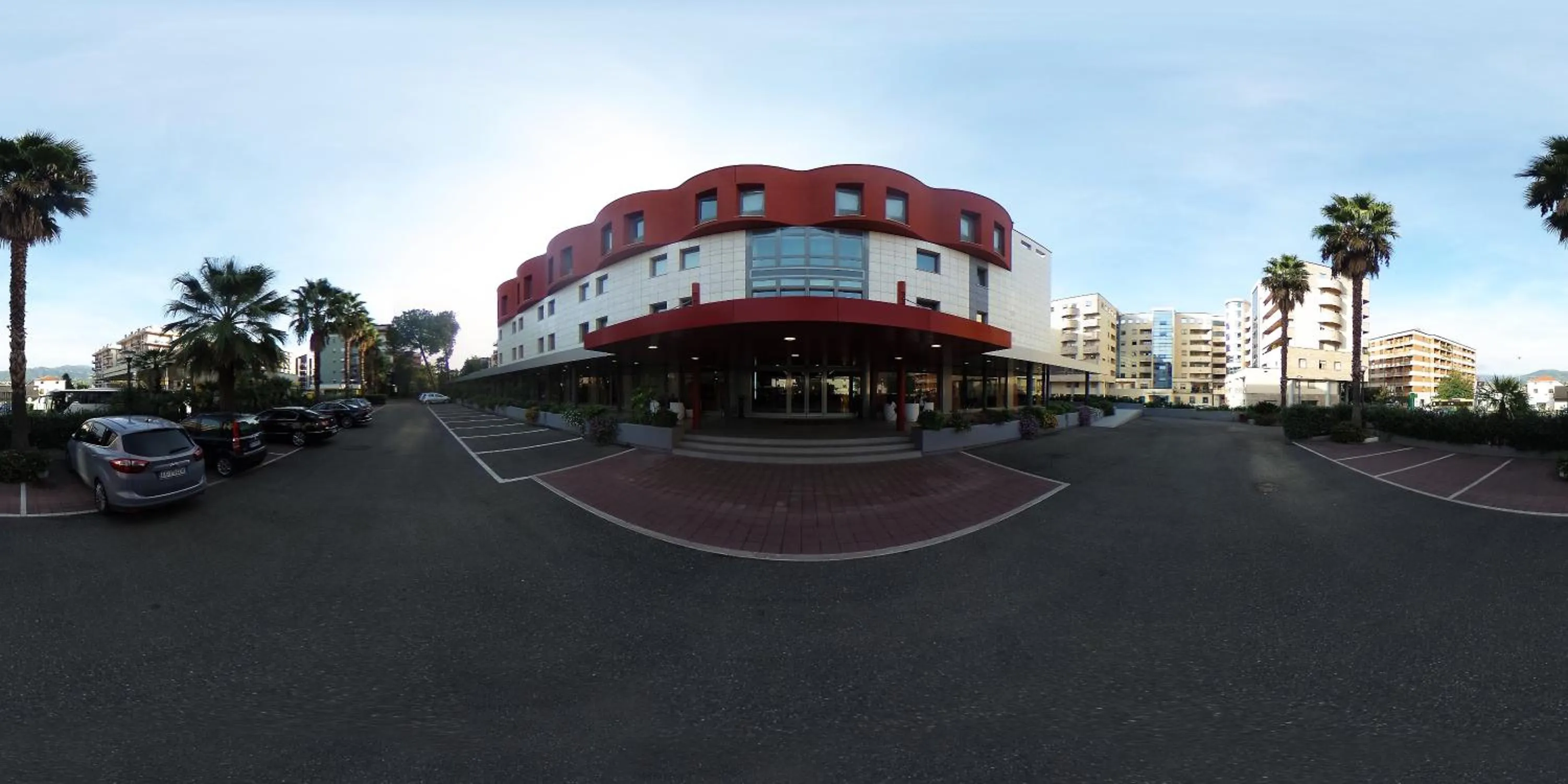 Facade/entrance in BV President Hotel