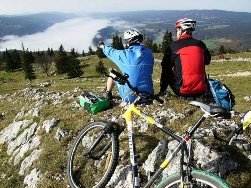 People in Hotel de la Lande
