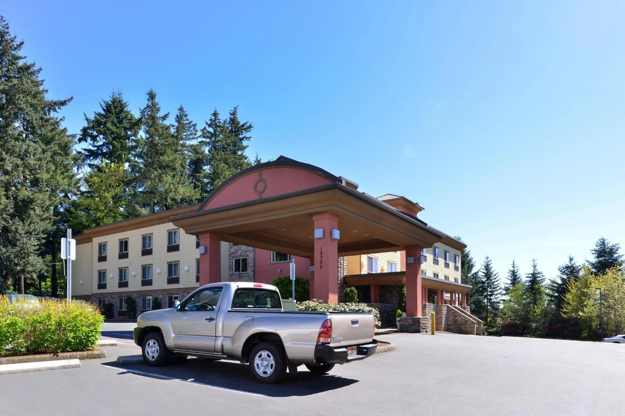 Property building in Holiday Inn Express Portland South - Lake Oswego by IHG