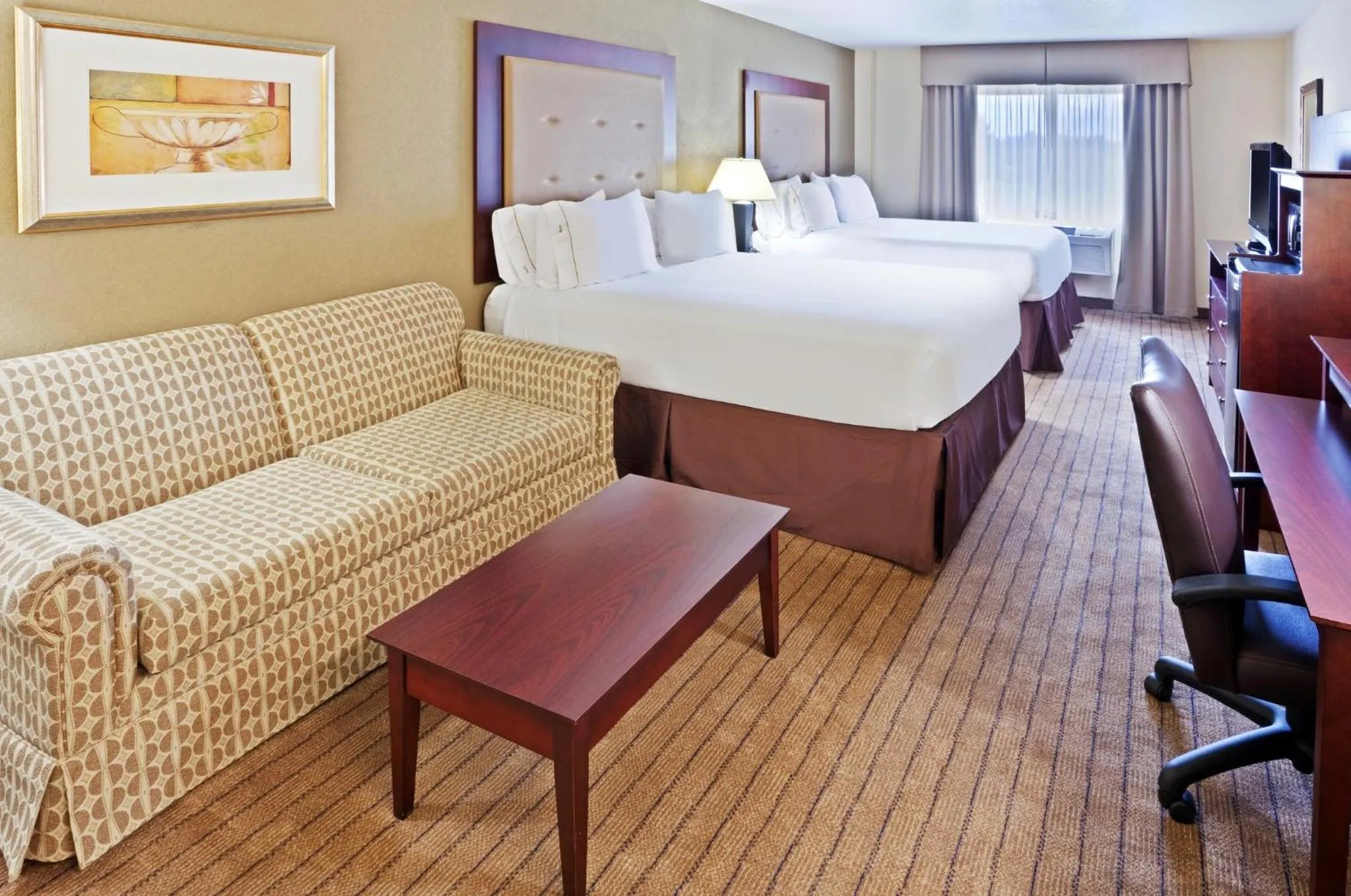 Photo of the whole room, Bed in Holiday Inn Express Portland South - Lake Oswego by IHG