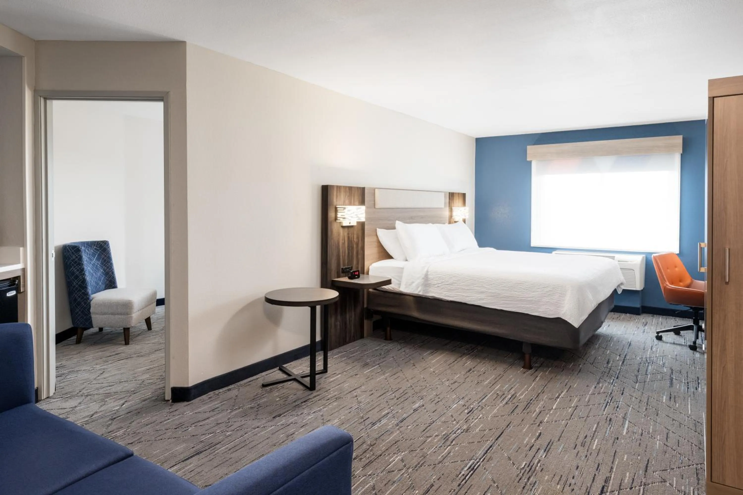 Bedroom, Bed in Holiday Inn Express Portland South - Lake Oswego by IHG